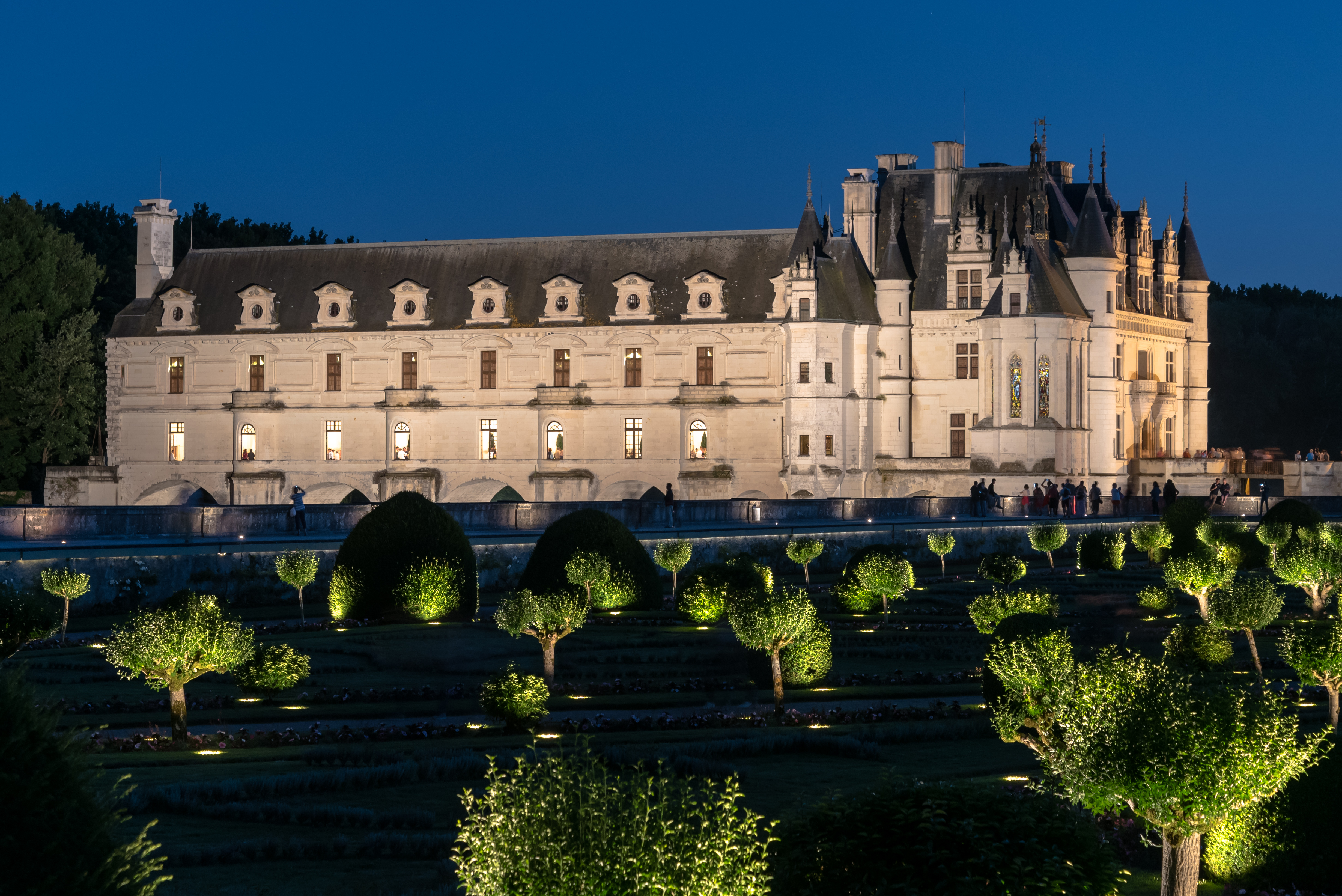 Château de Chenonceau et Jardin de Diane de Poitiers de nuit
