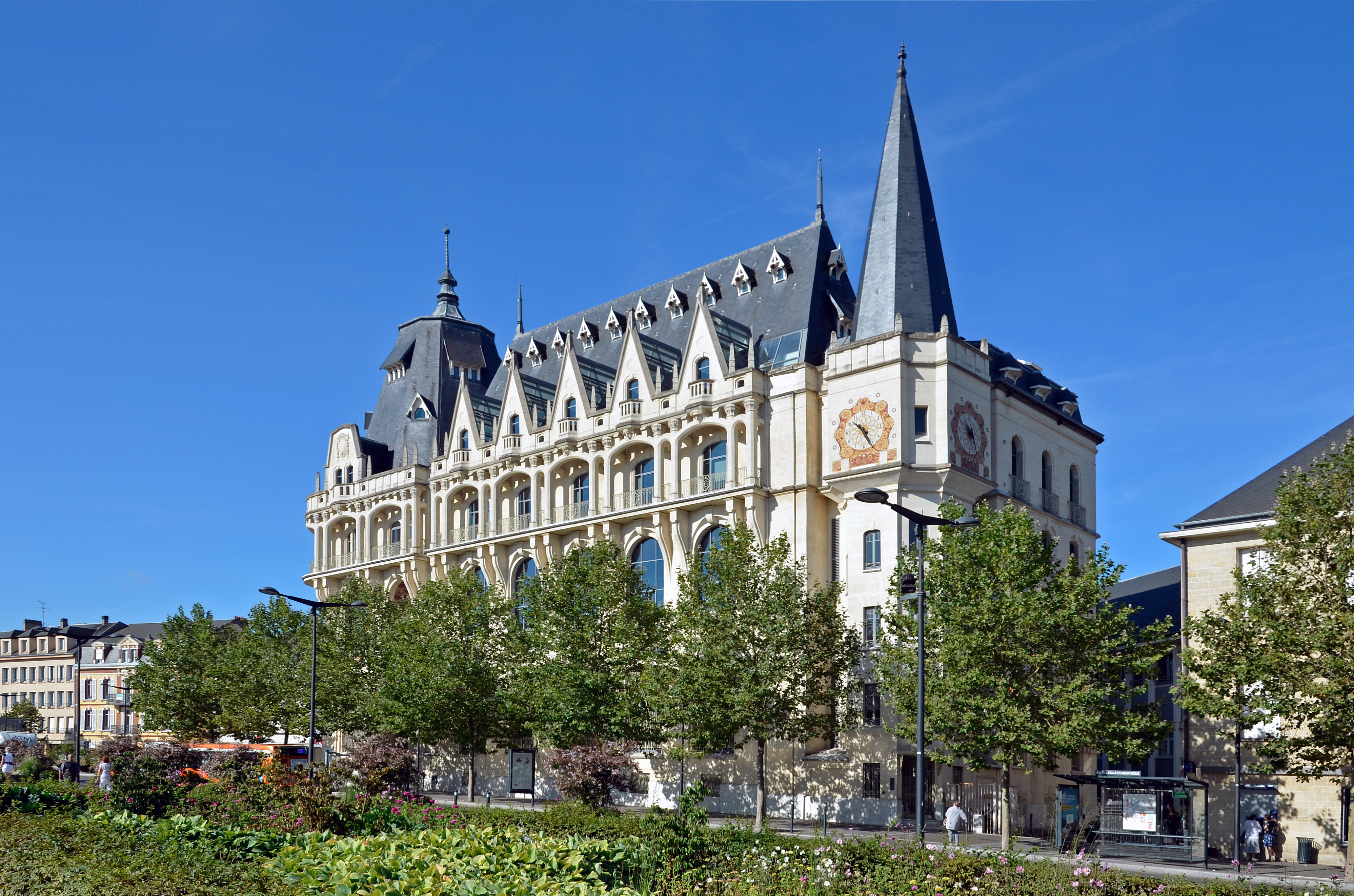 Chartres - Hotel Postes 02