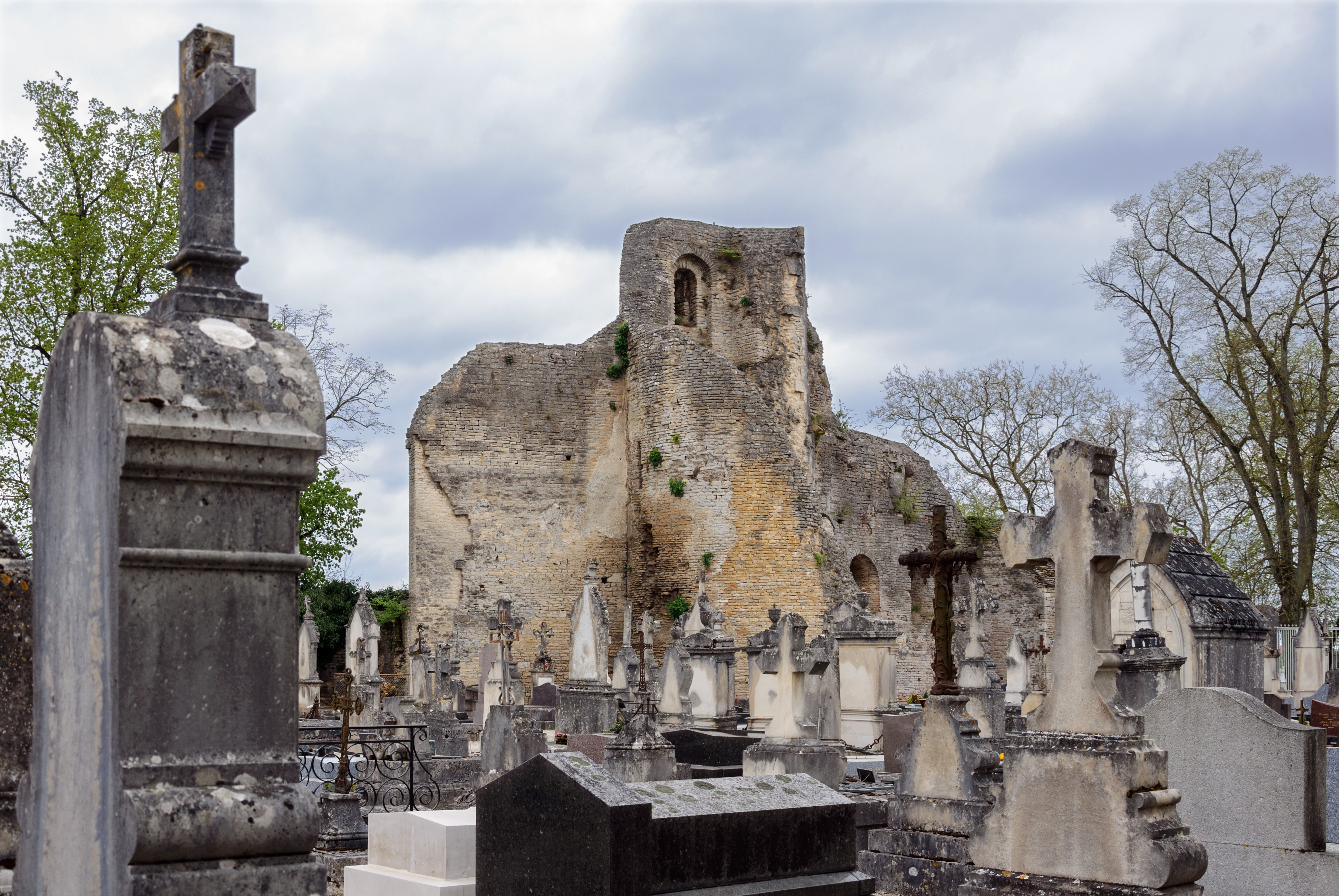 Chatillon-sur-Seine chateau ducs de Bourgogne cimetiere Saint-Vorles