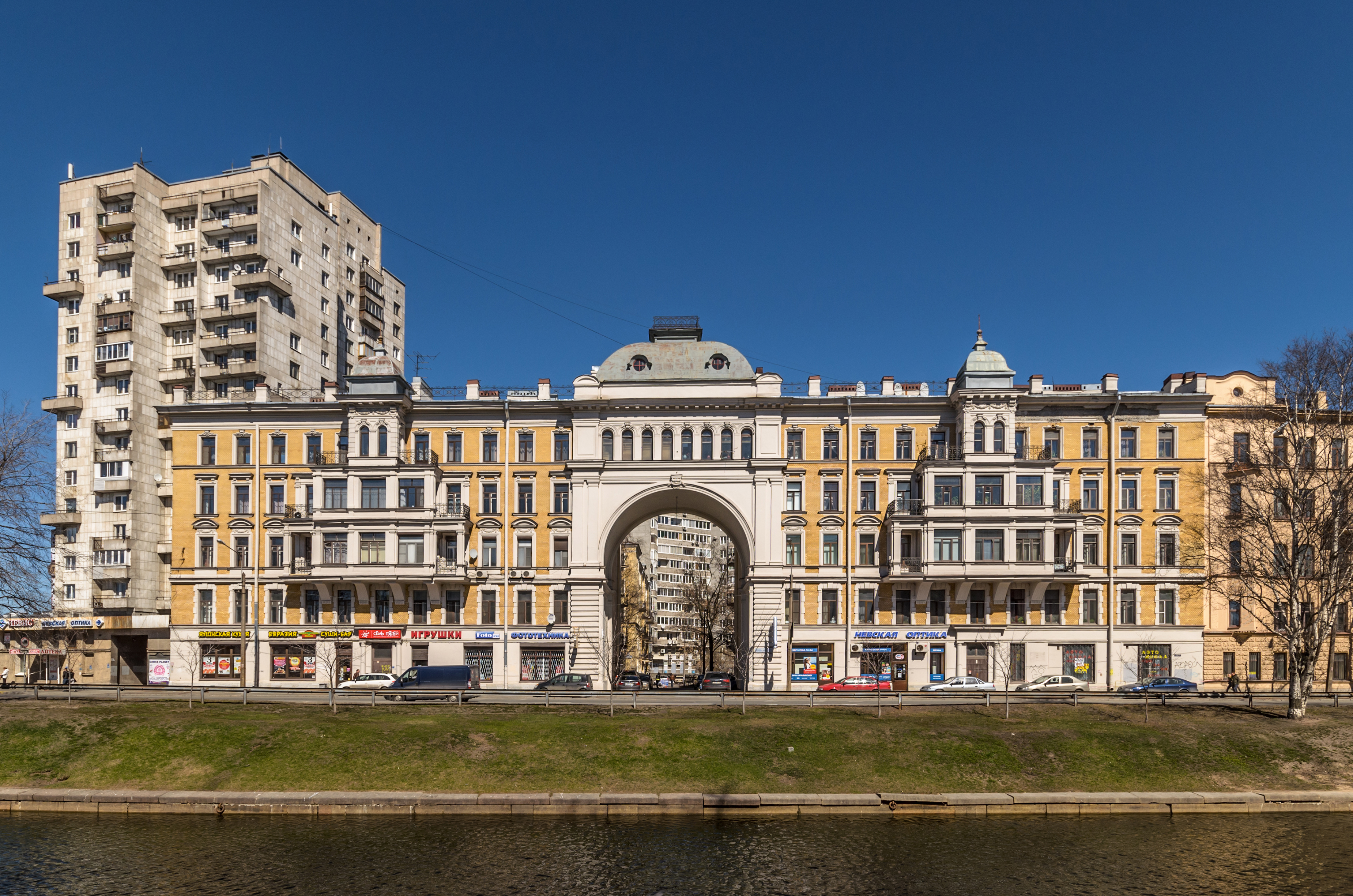 Chyornaya Rechka Embankment 1