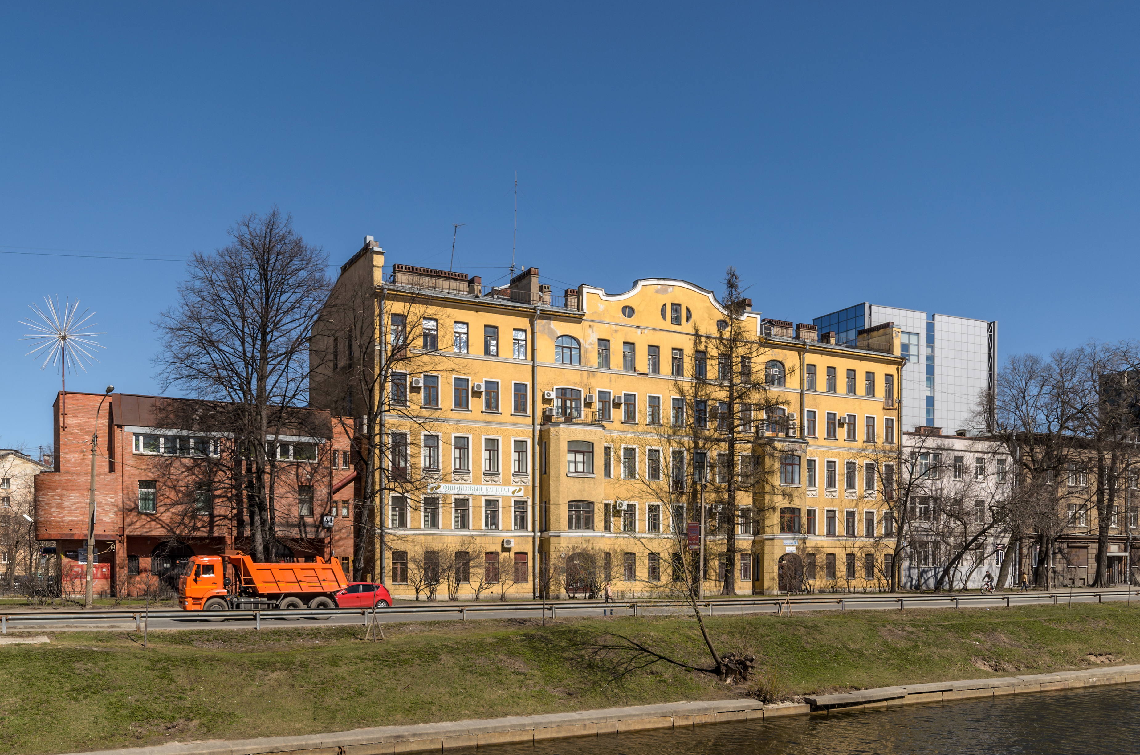 Chyornaya Rechka Embankment 3