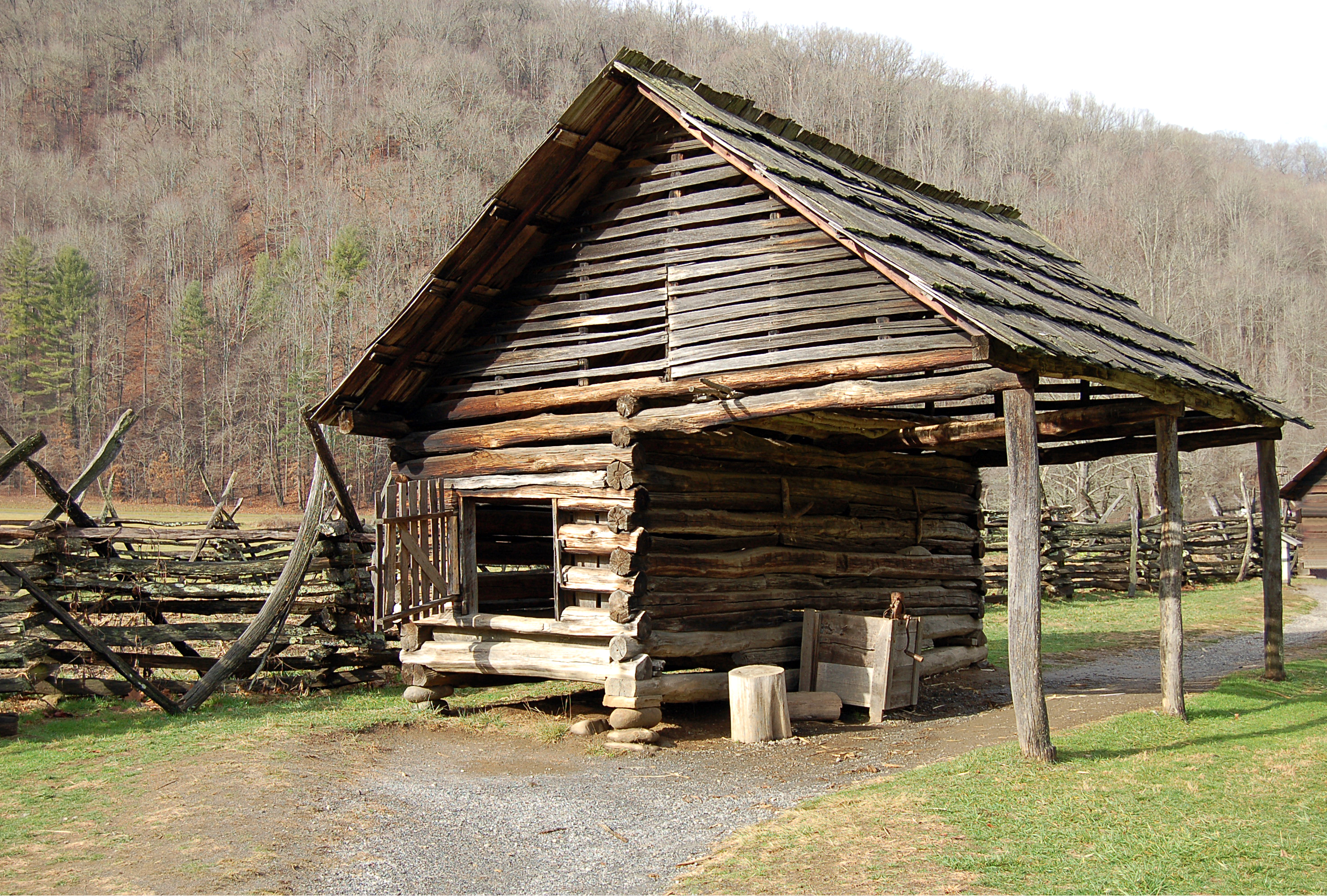 Corn crib shed