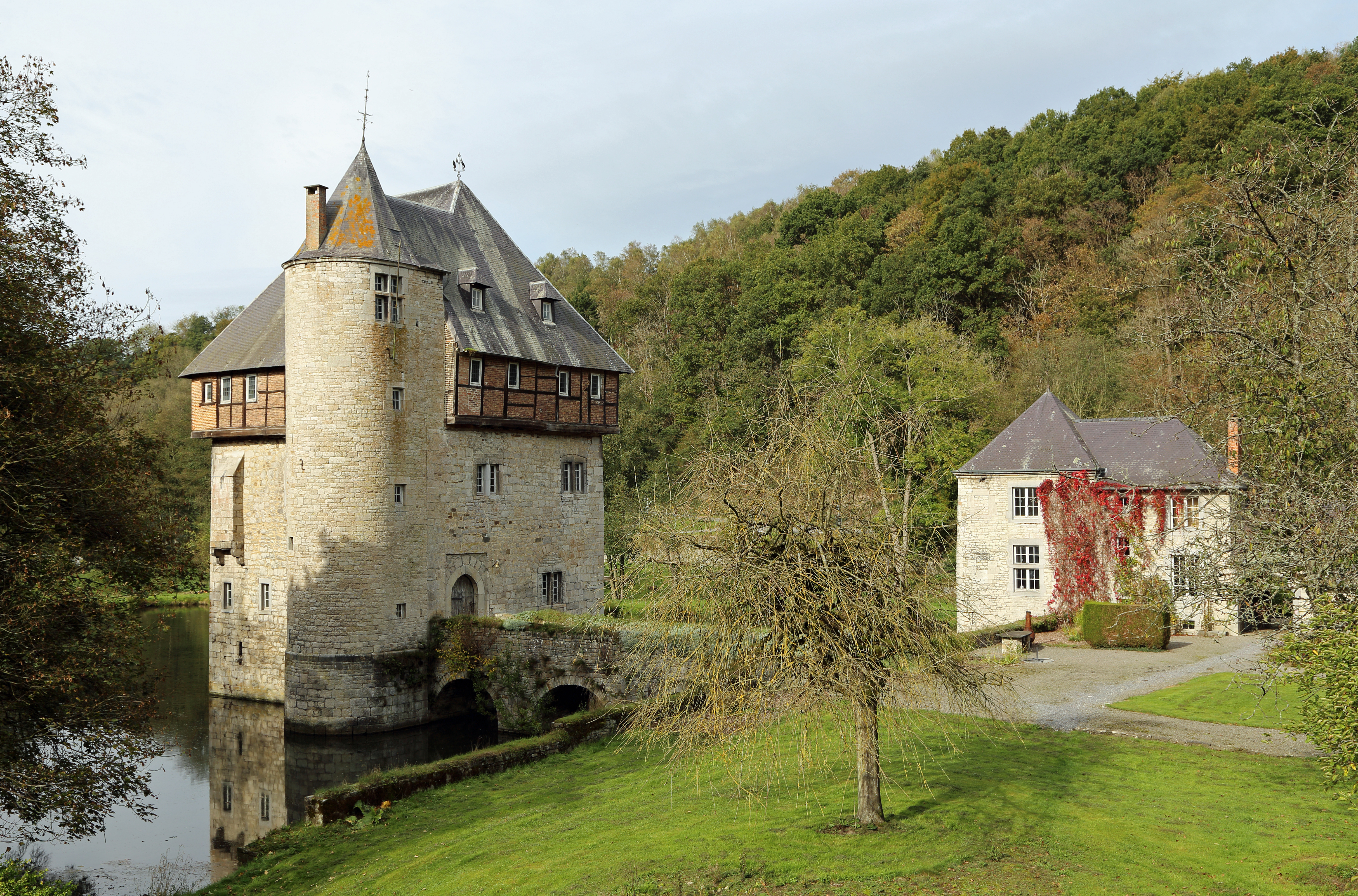 Crupet Castle R05