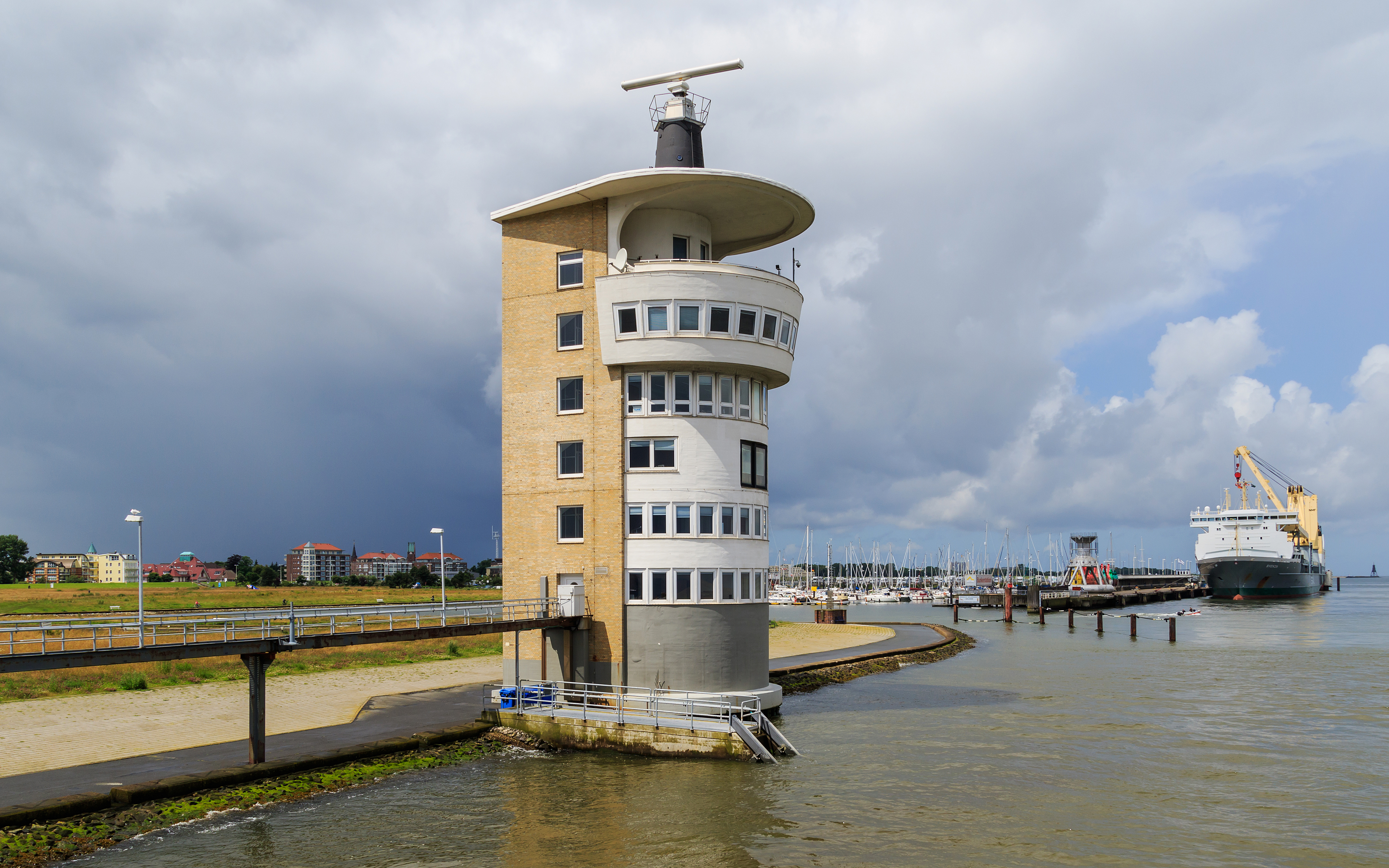 Cuxhaven 07-2016 photo13 port area