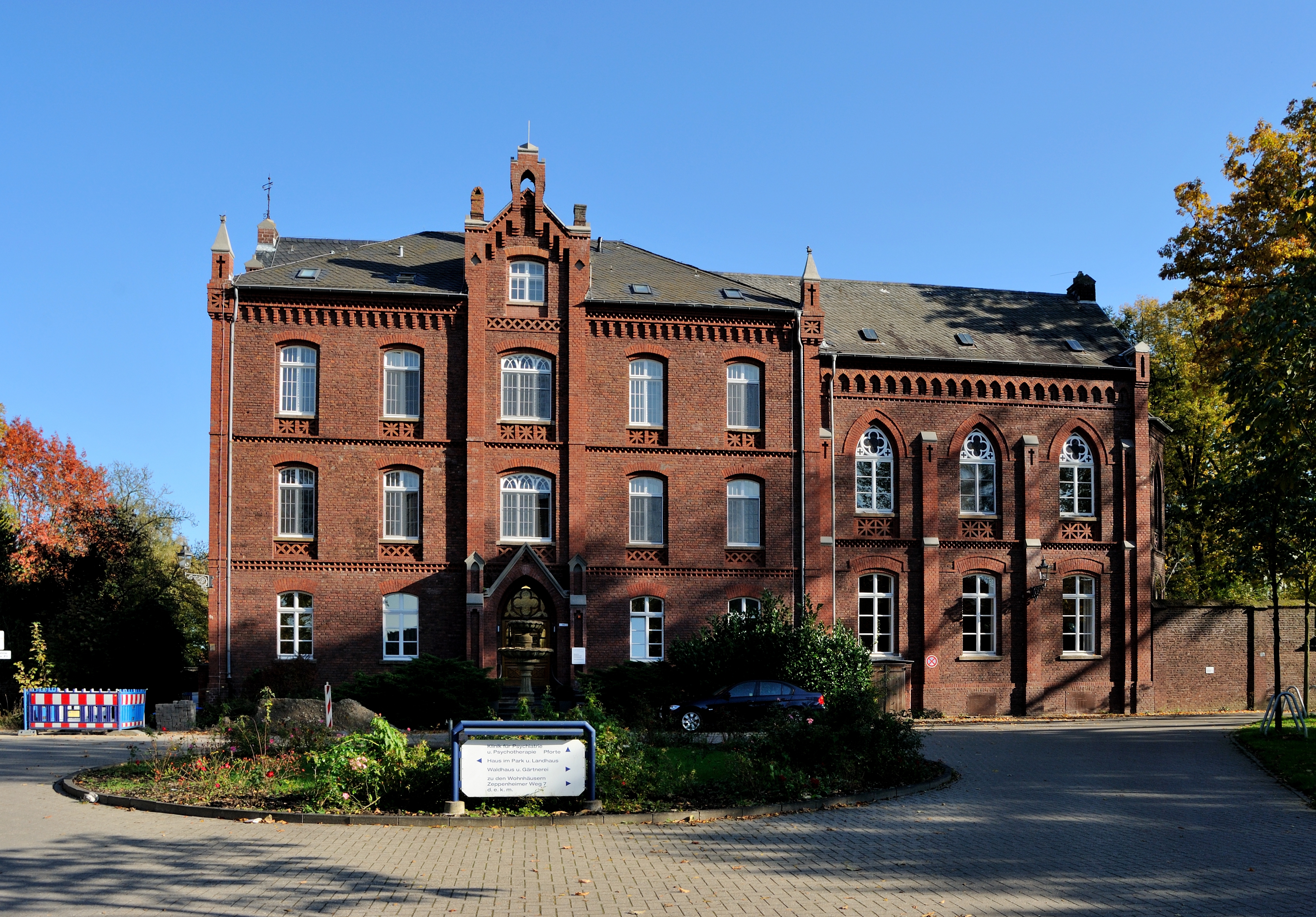 Düsseldorf, Kaiserswerth, Diakonie, 2011-10 CN-08