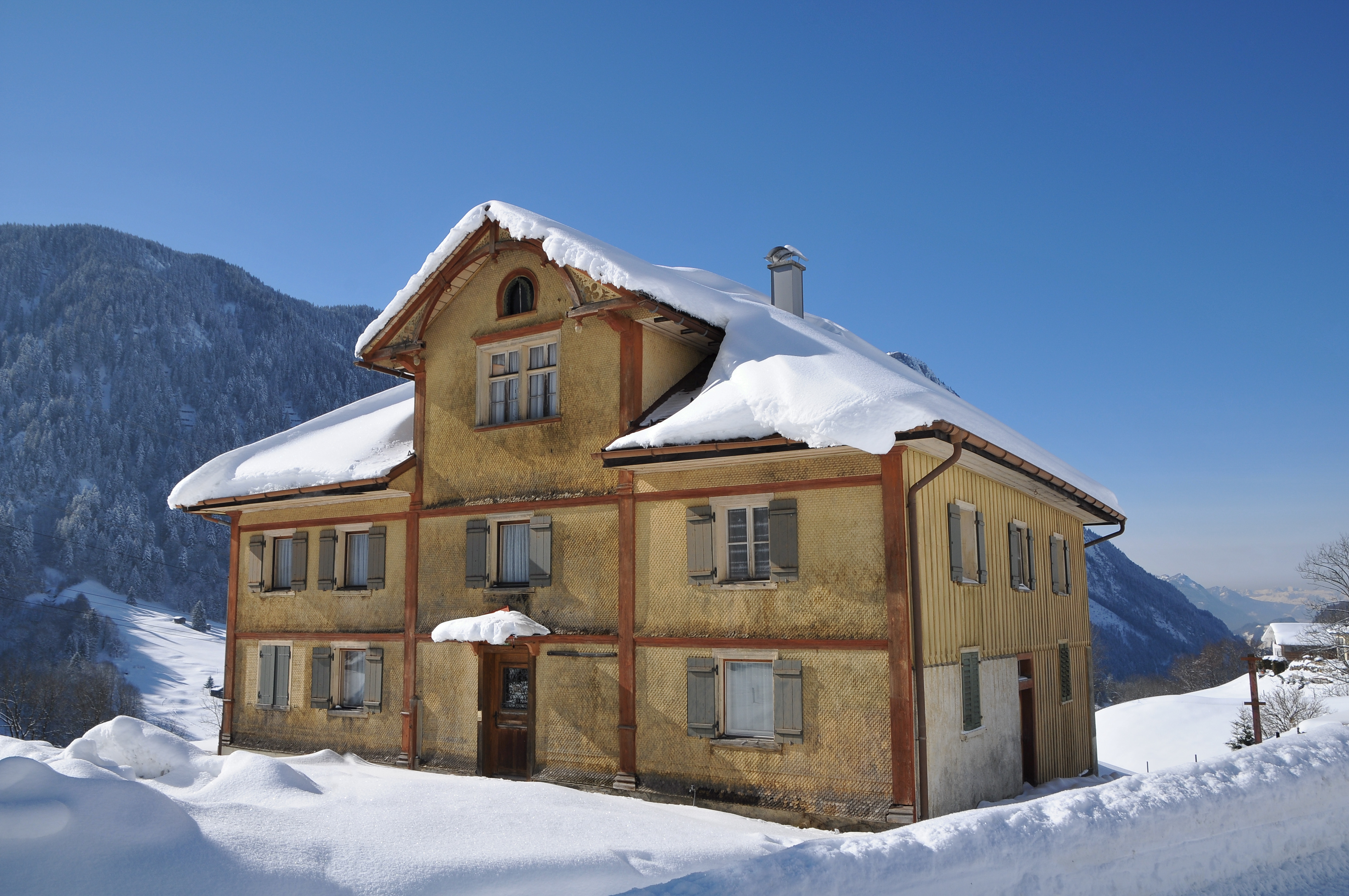 Dalaas, Kath PK Hl Oswald Pfarrhaus 1