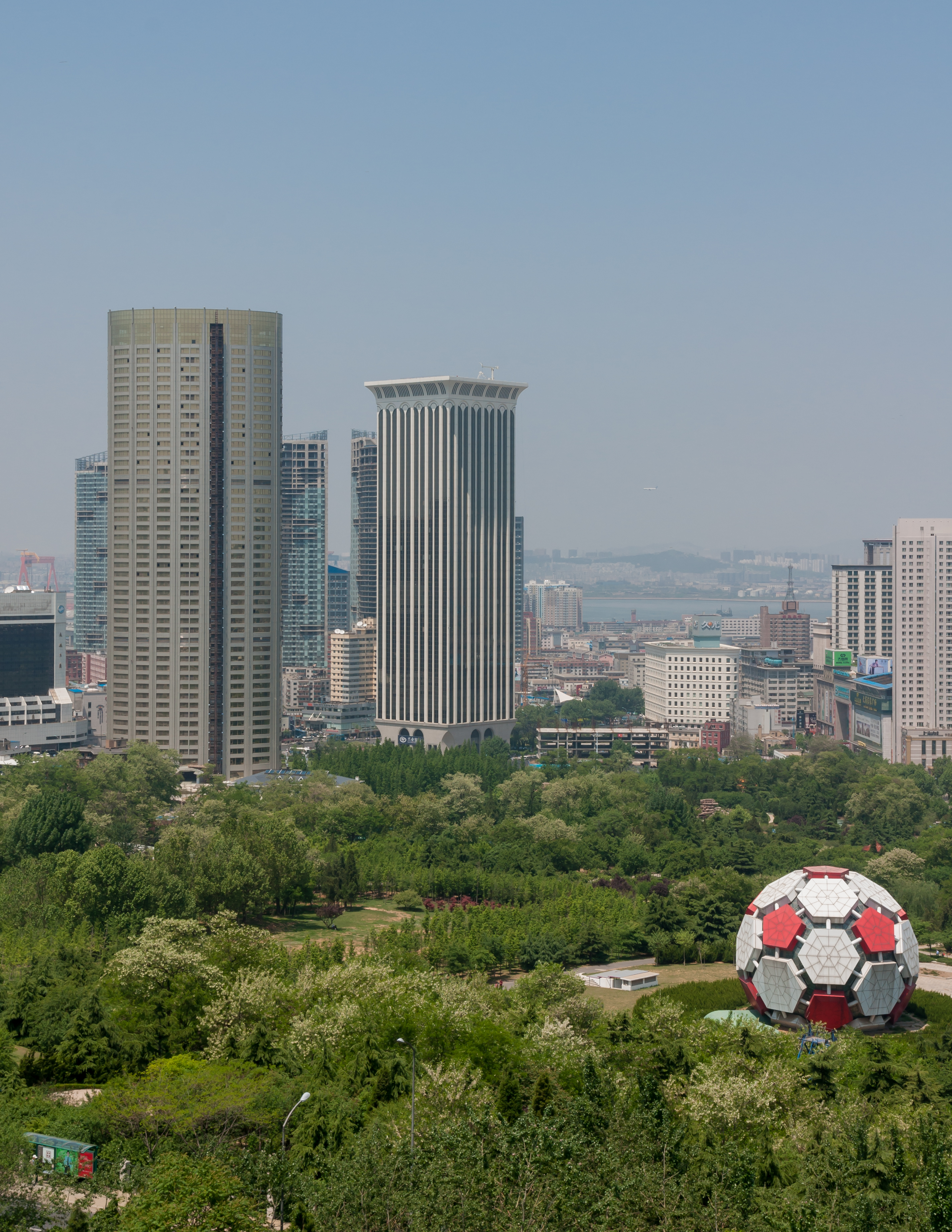 Dalian China Labor-Park-01