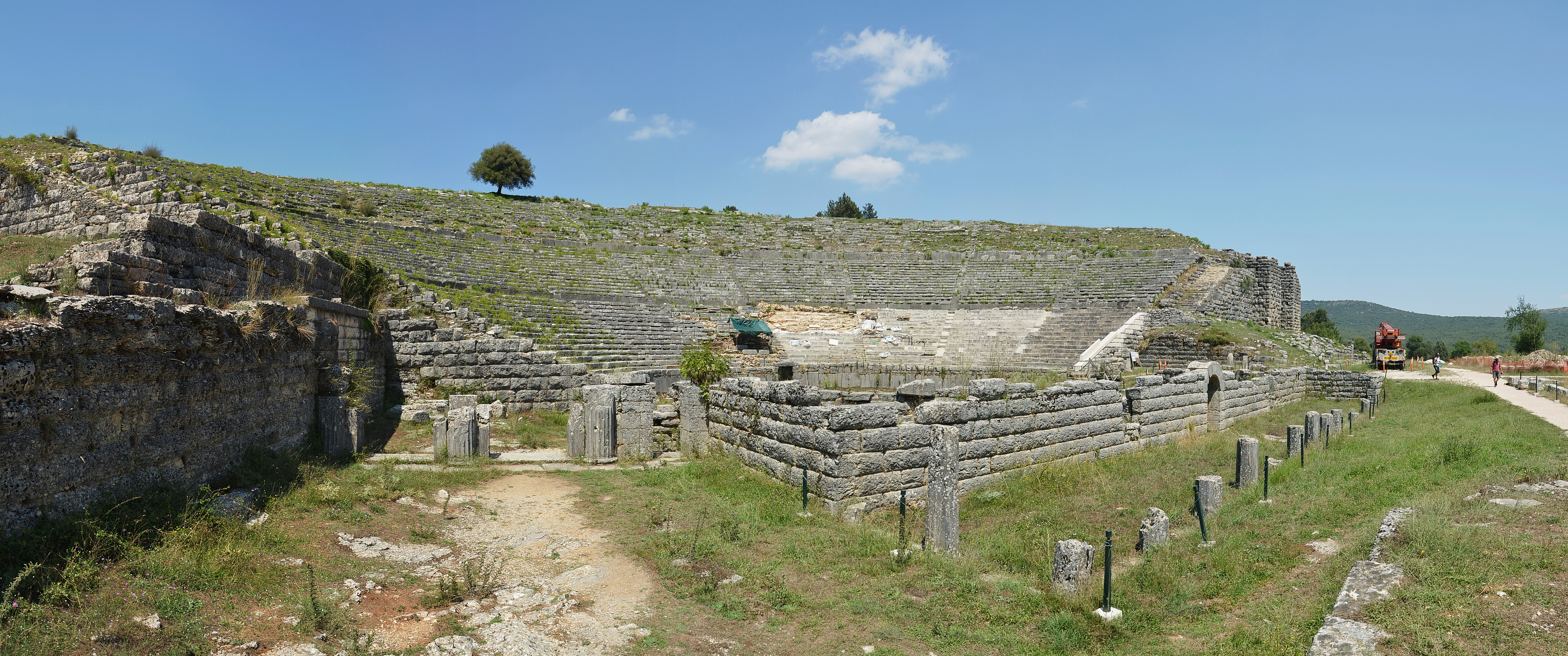 Dodona (Δωδώνη) - Ancient Greek theatre