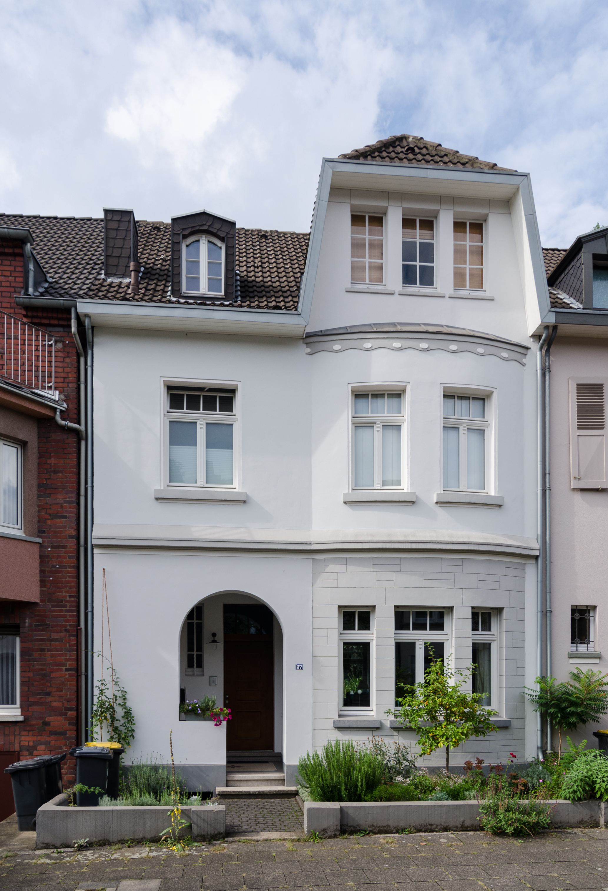 Duisburg, Hohenstaufenstraße 37, 2017-08 CN-01