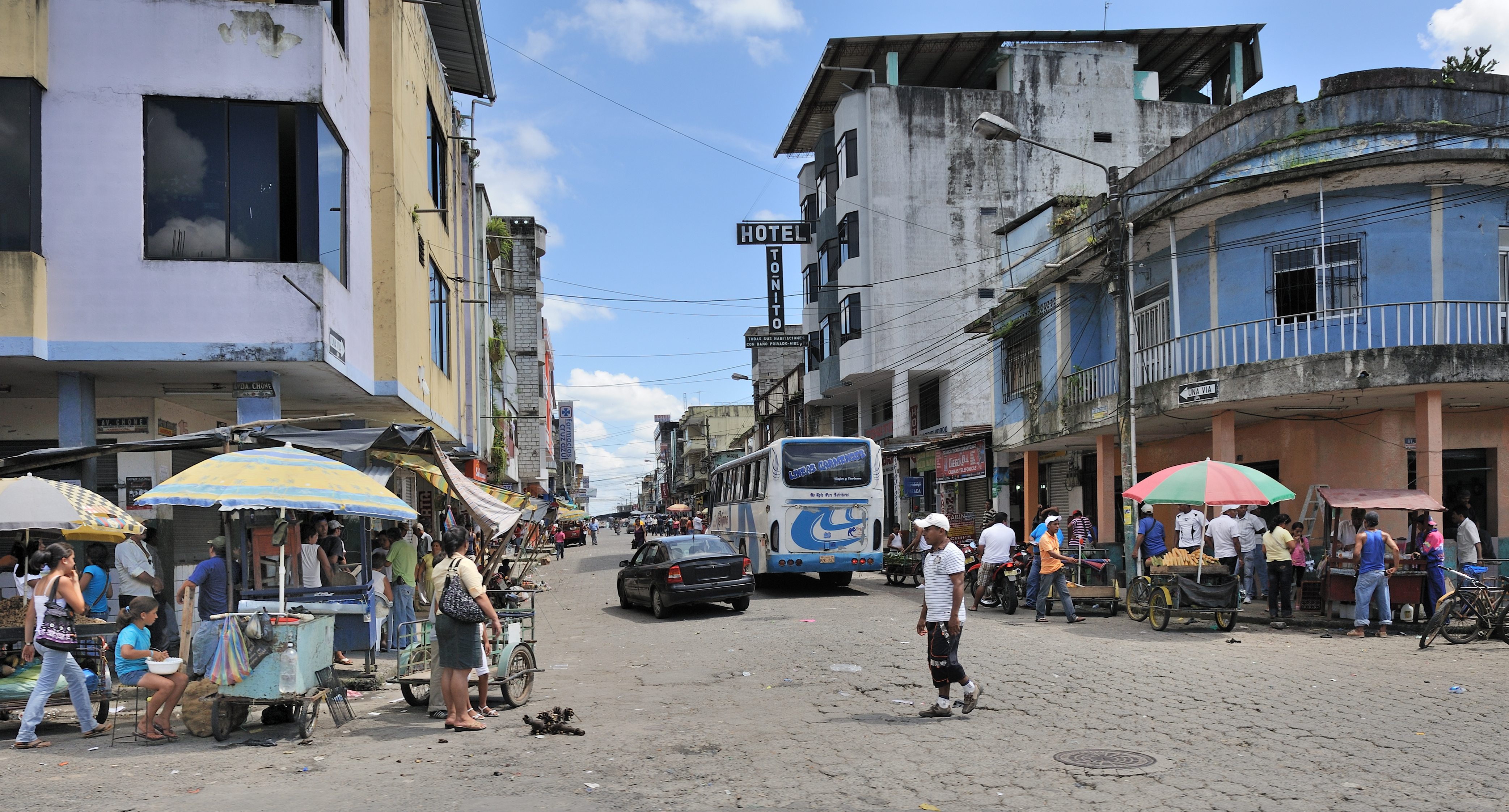 Ecuador El Carmen street