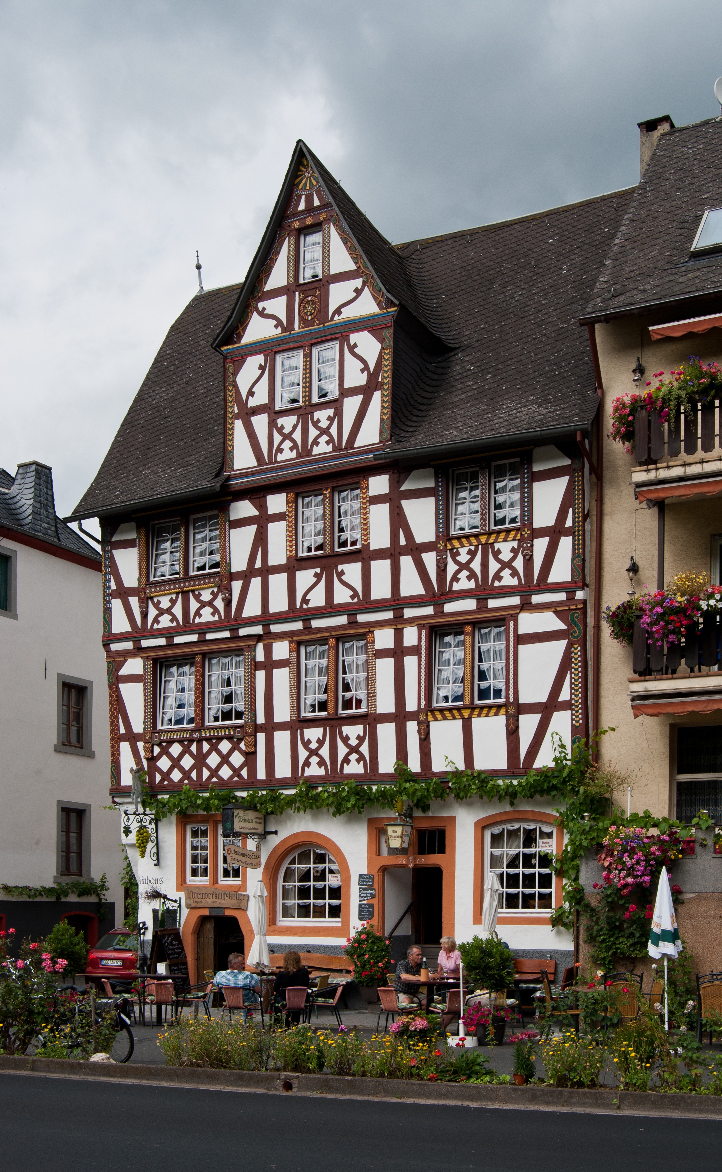 Ediger-Eller, Moselweinstraße, 2012-08 CN-01
