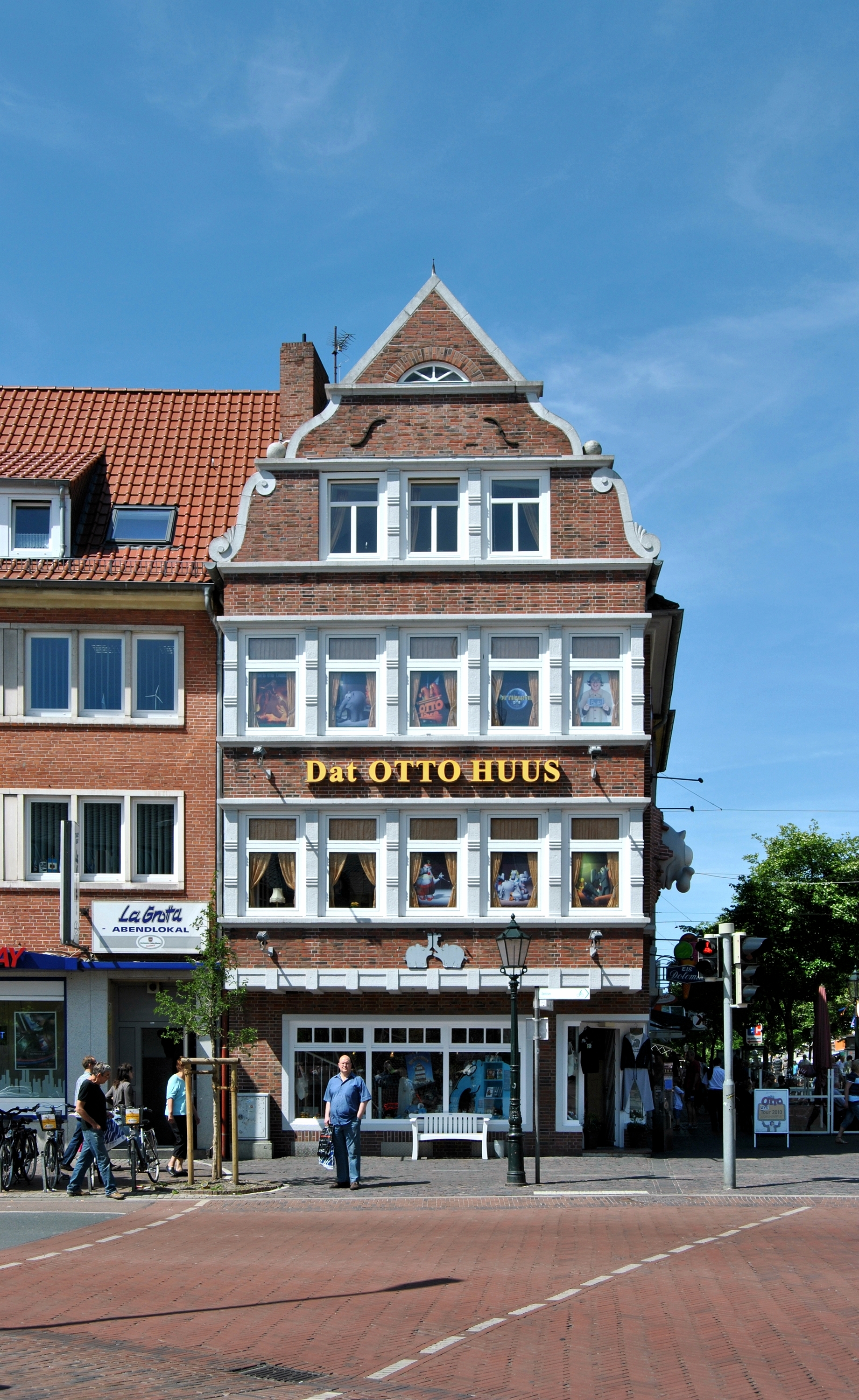 Emden, Otto-Huus, 2010-06 CN-01
