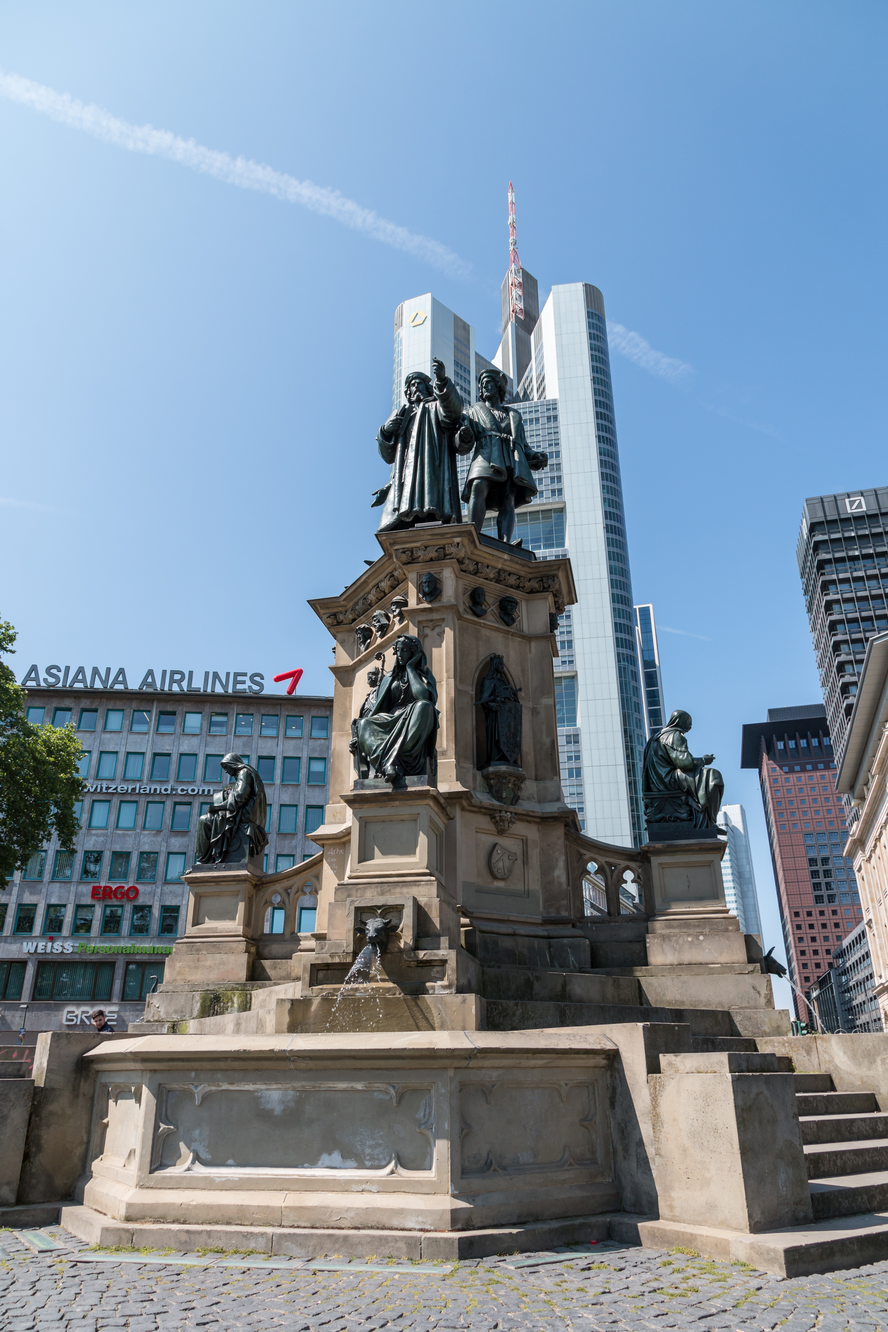 Frankfurt am Main, Gutenberg-Denkmal -- 2015 -- 6751