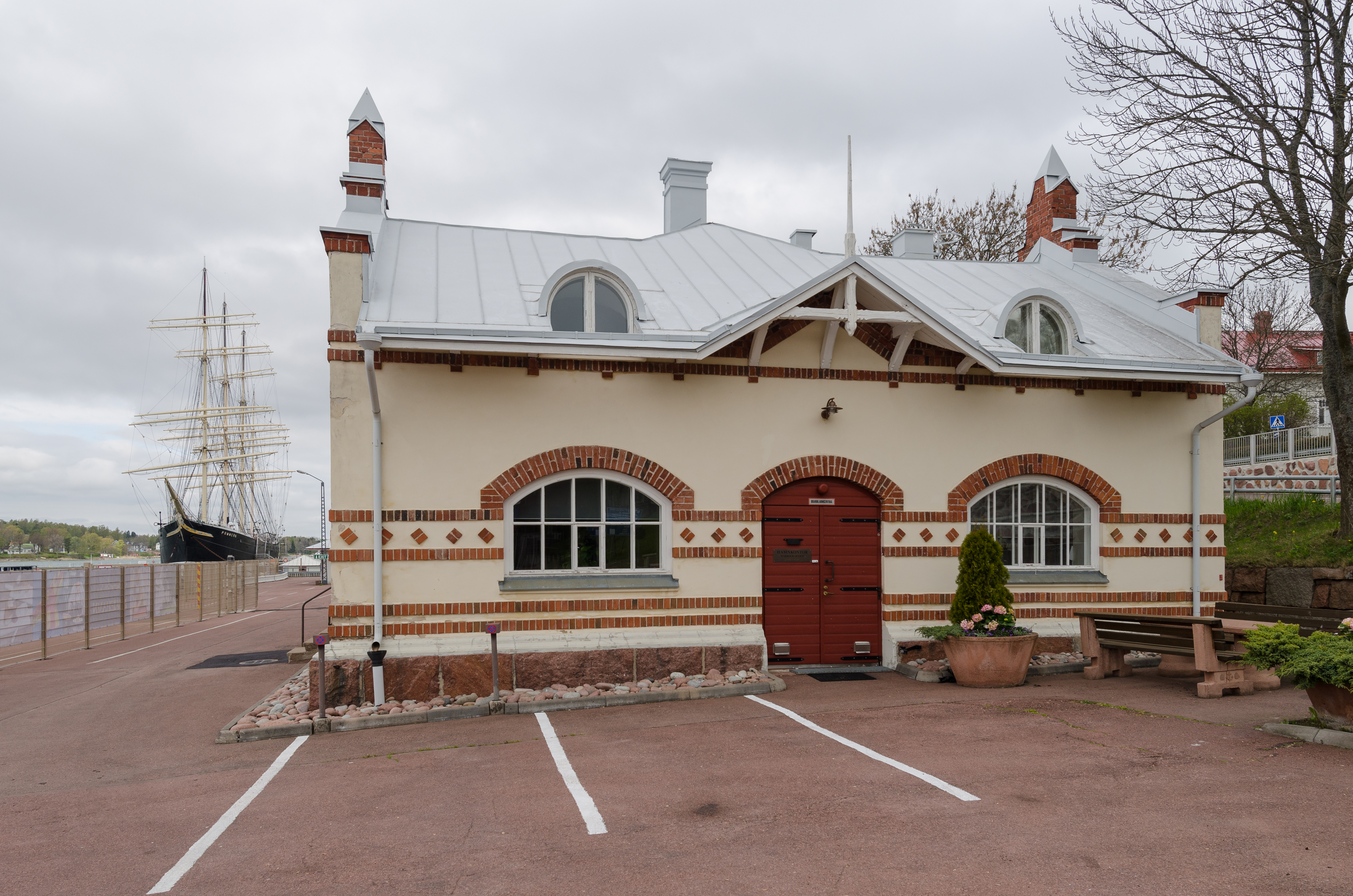 Gamla tullhuset May 2016 01