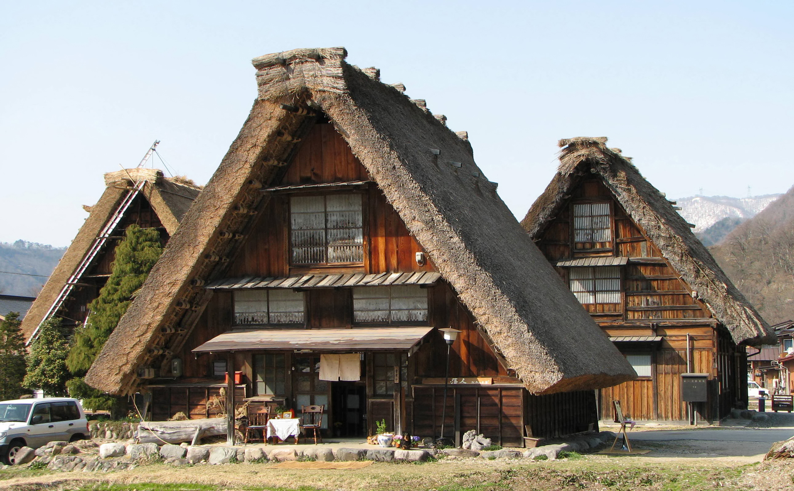 Gassho-zukuri farmhouse-01