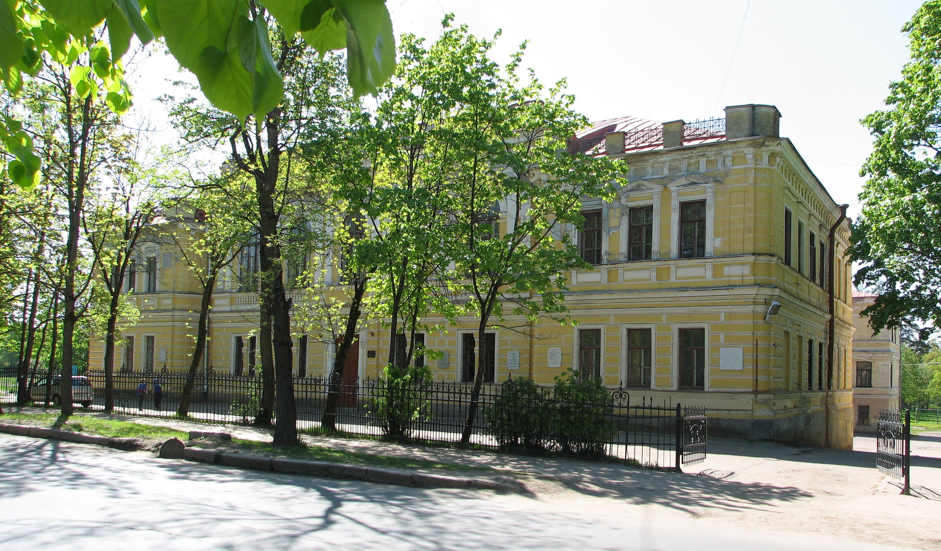 Gatchina. School 4