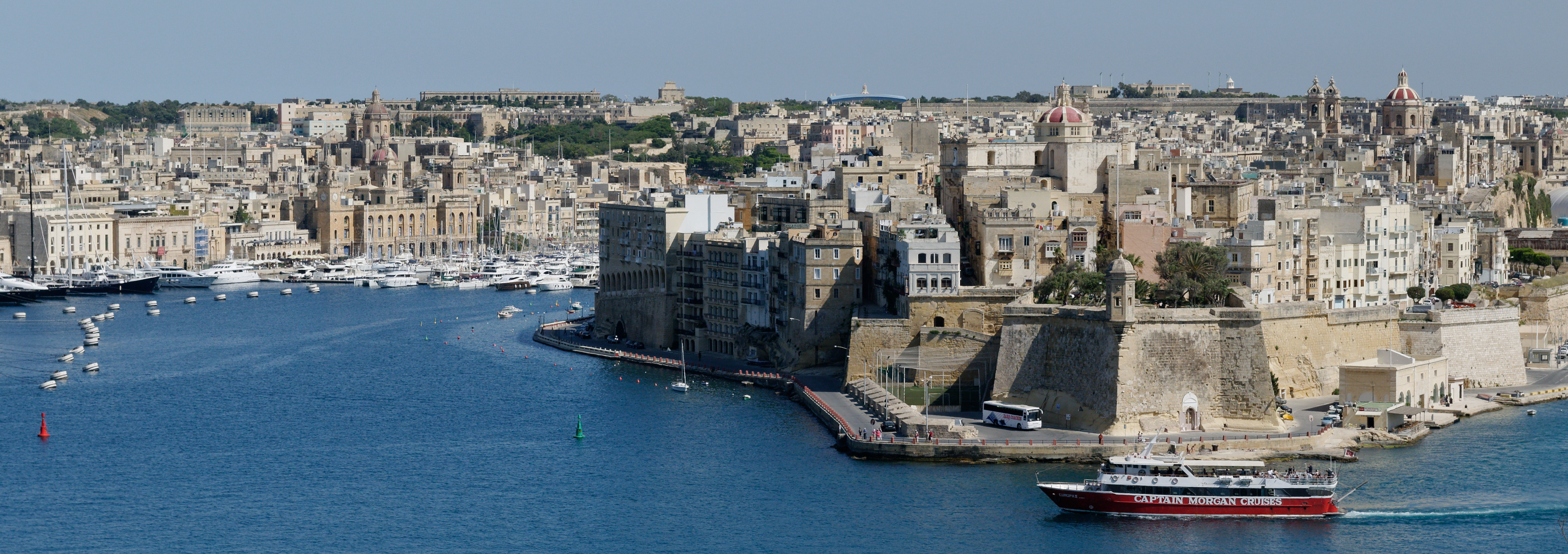 Grand Harbour seen from Triq Girolamo Cassar n02