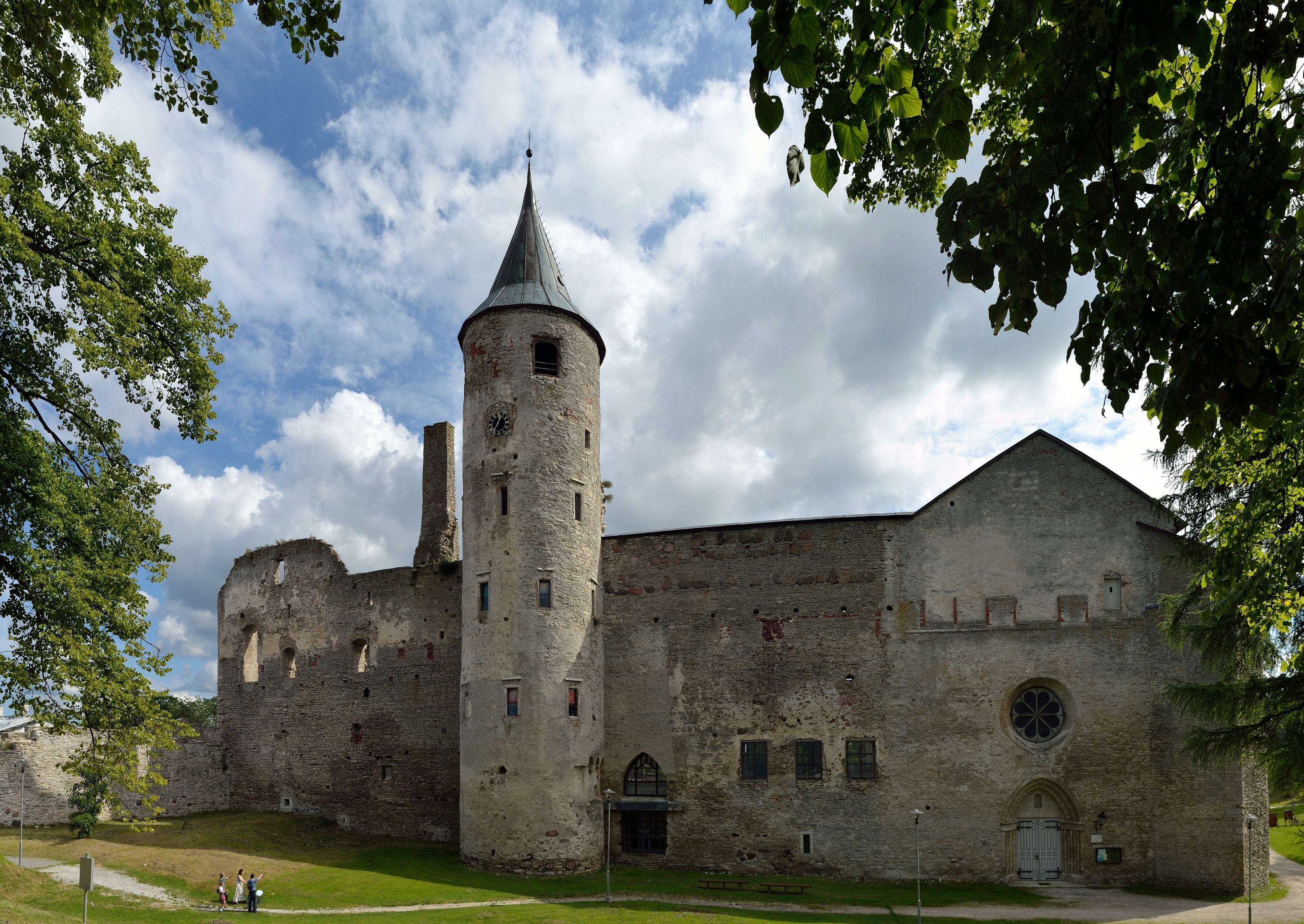 Haapsalu linnuse varemed2