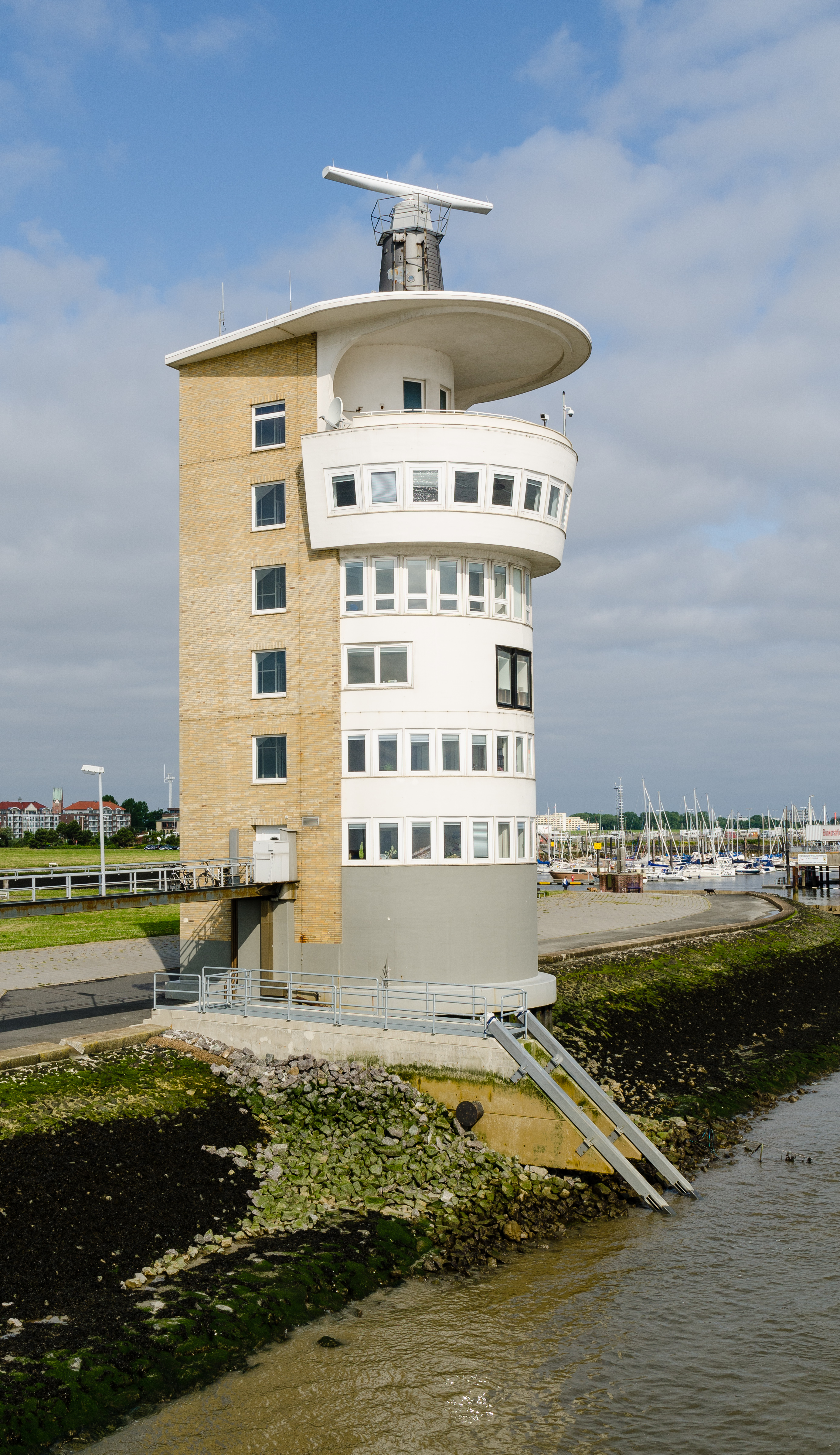Hafenkontrollturm-Cuxhaven-2013