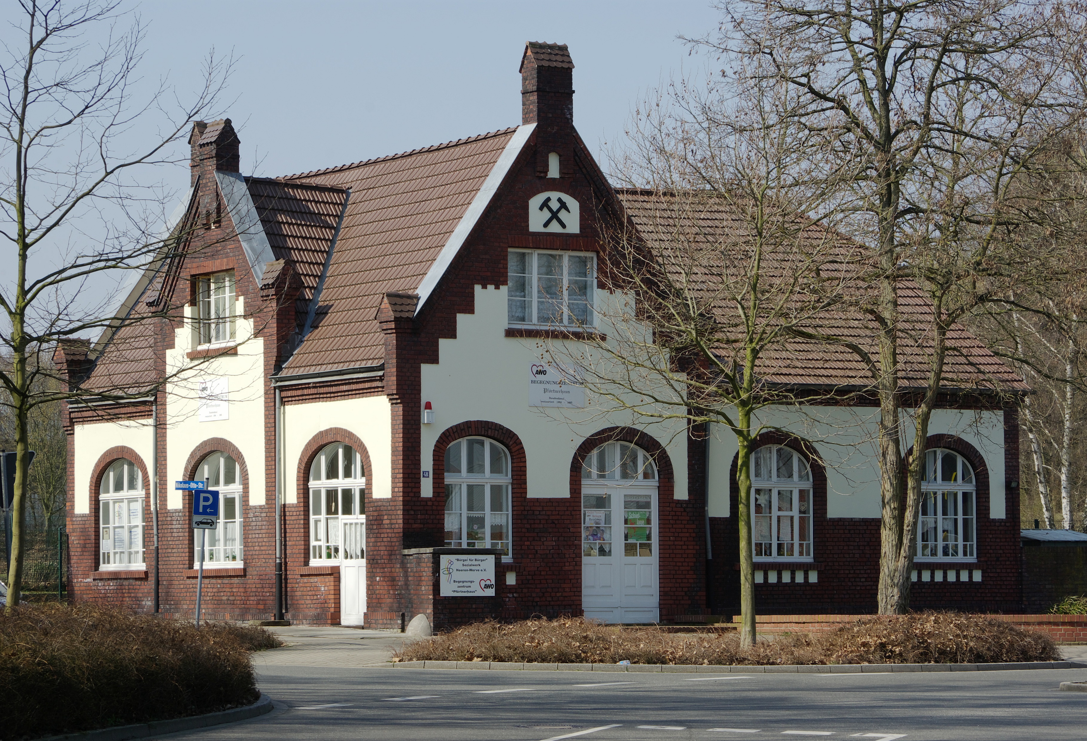 Heeren Pfoertnerhaus IMGP2635 wp