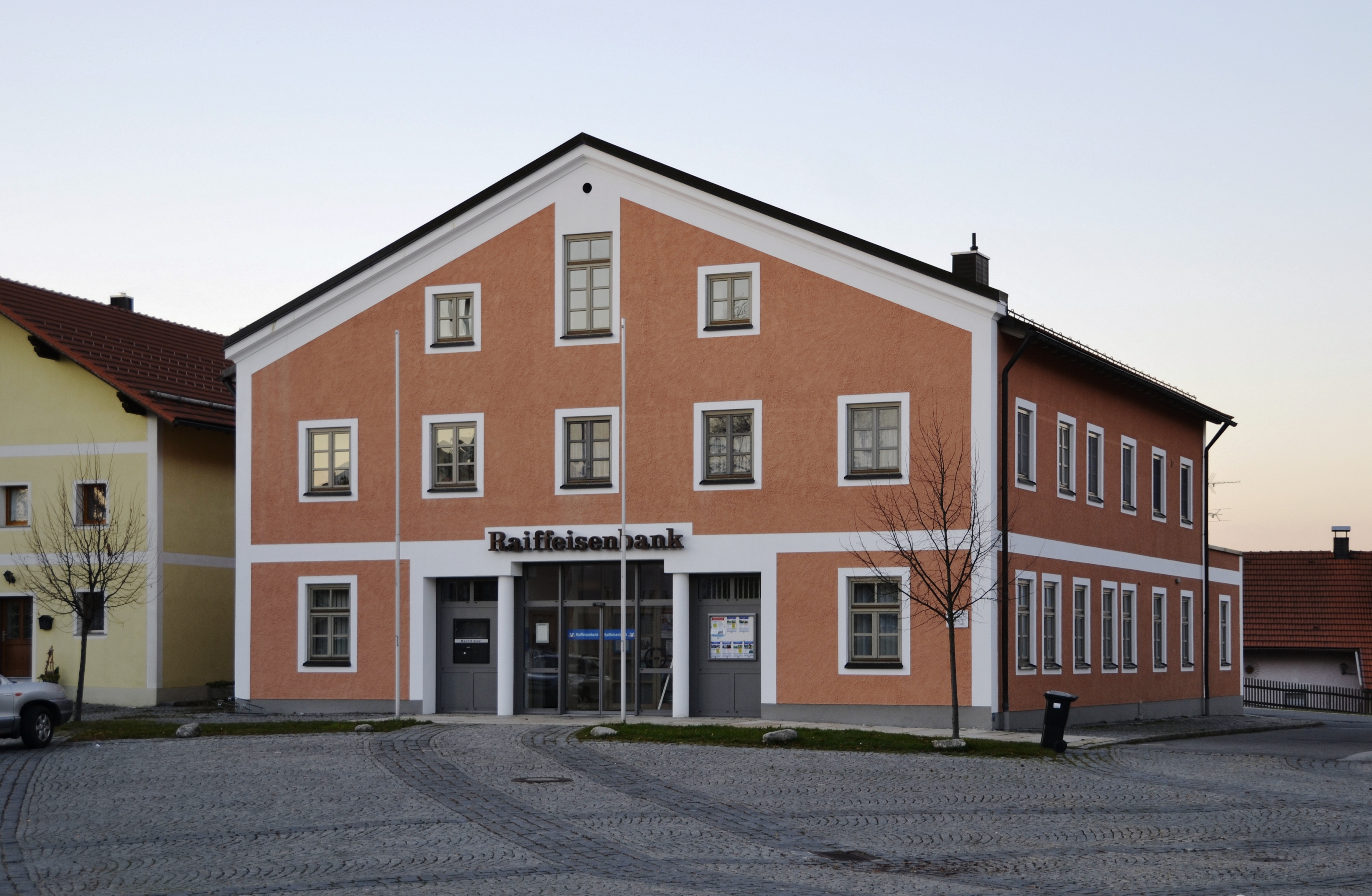 Hohenau - Dorfplatz 2 - Reiba