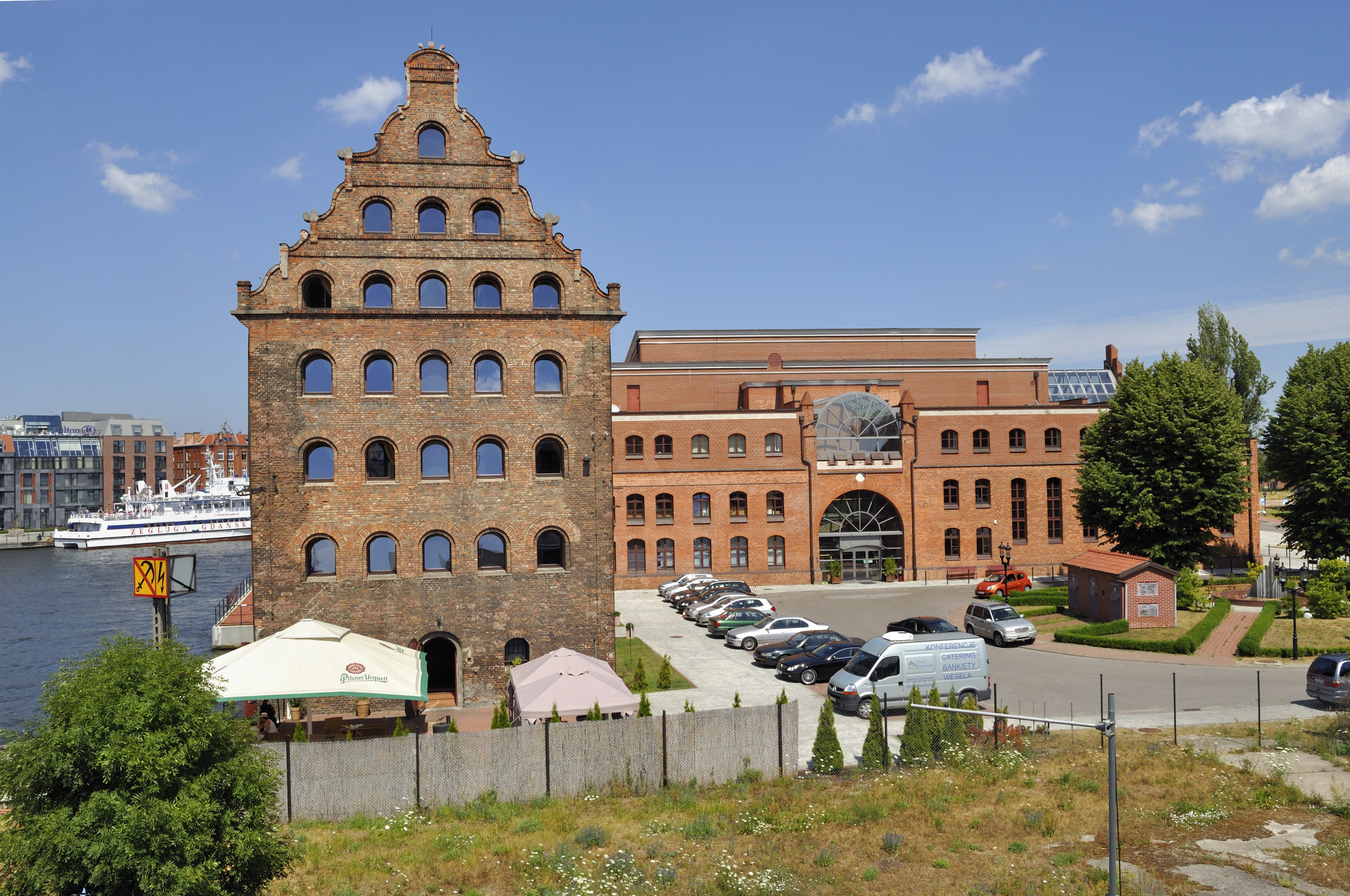 Hotel Królewski and Filharmonia Bałtycka in Gdańsk