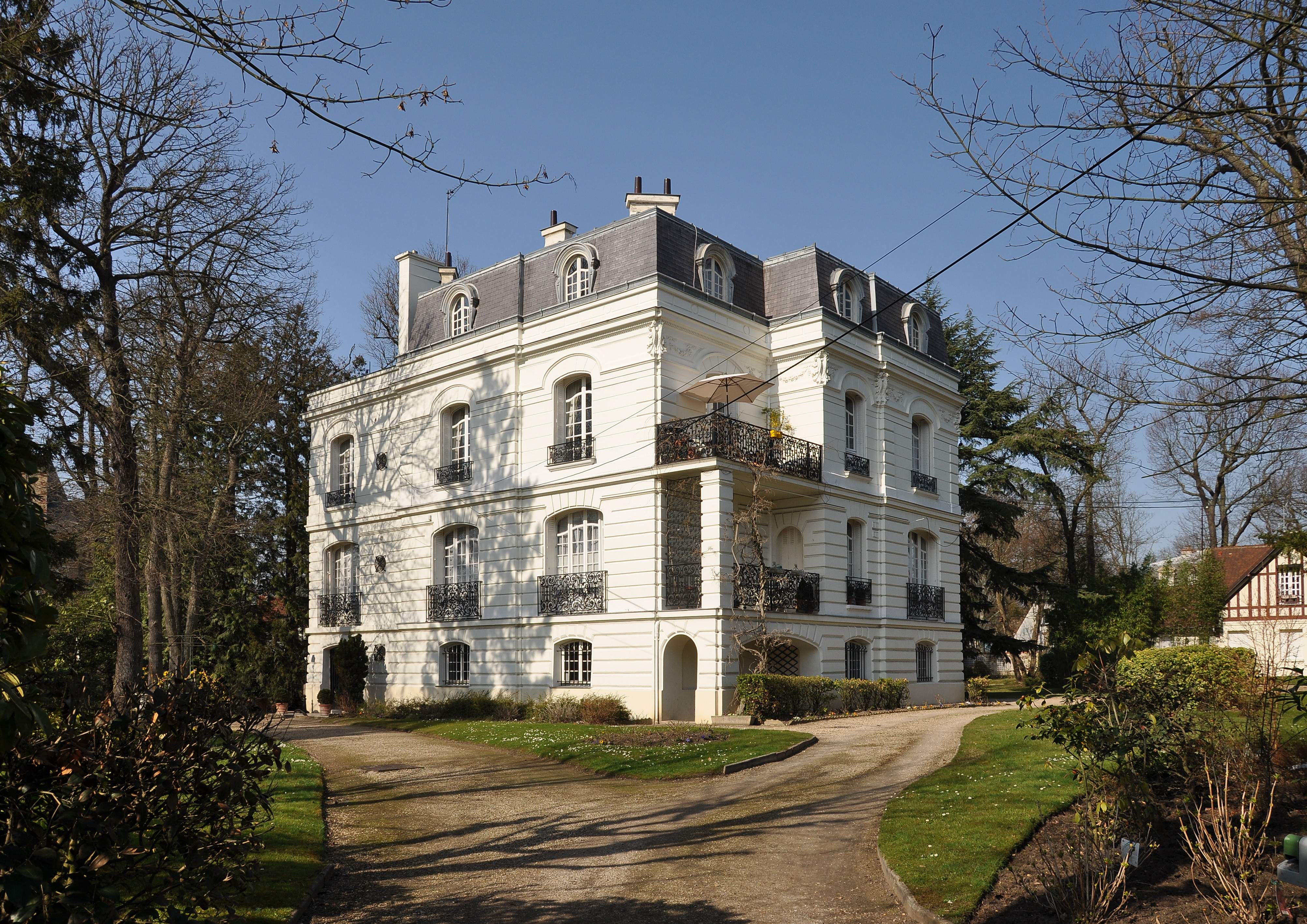 House in Le Vésinet 007