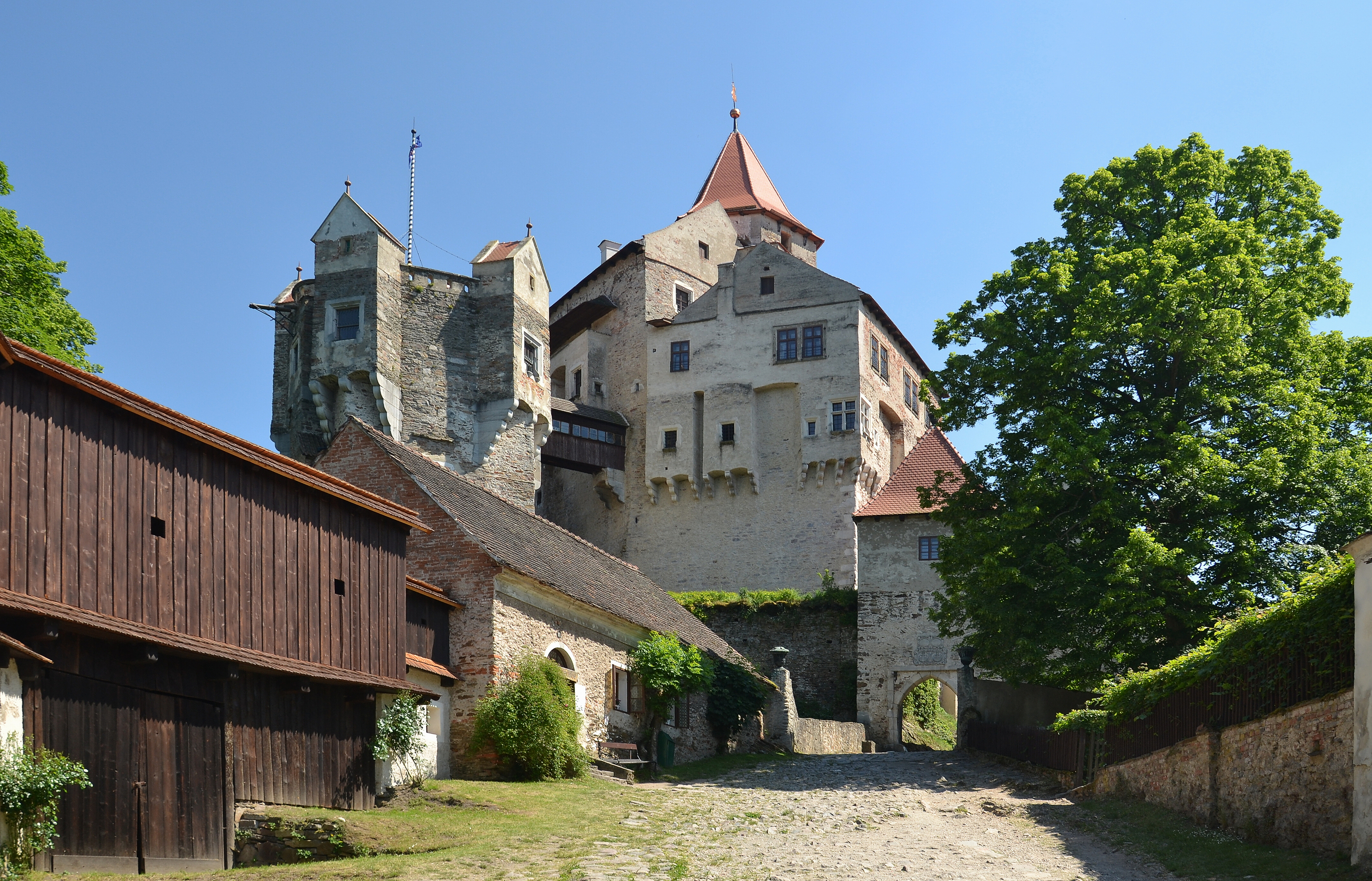 Hrad Pernštejn (Pernstein) - by Pudelek