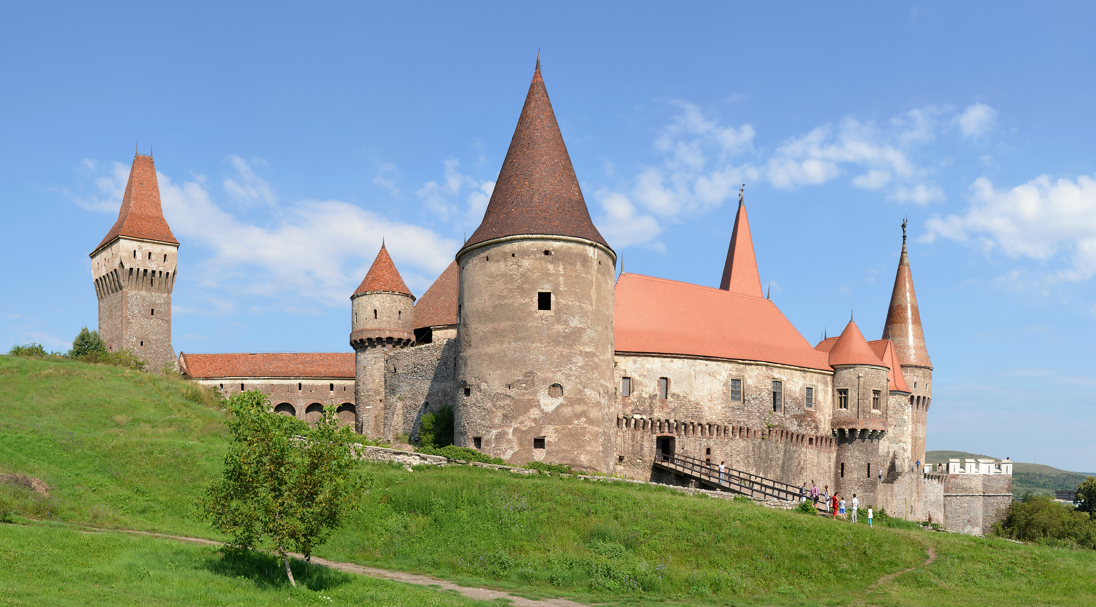 Hunedoara Castle (Vajdahunyadi vár) by Pudelek