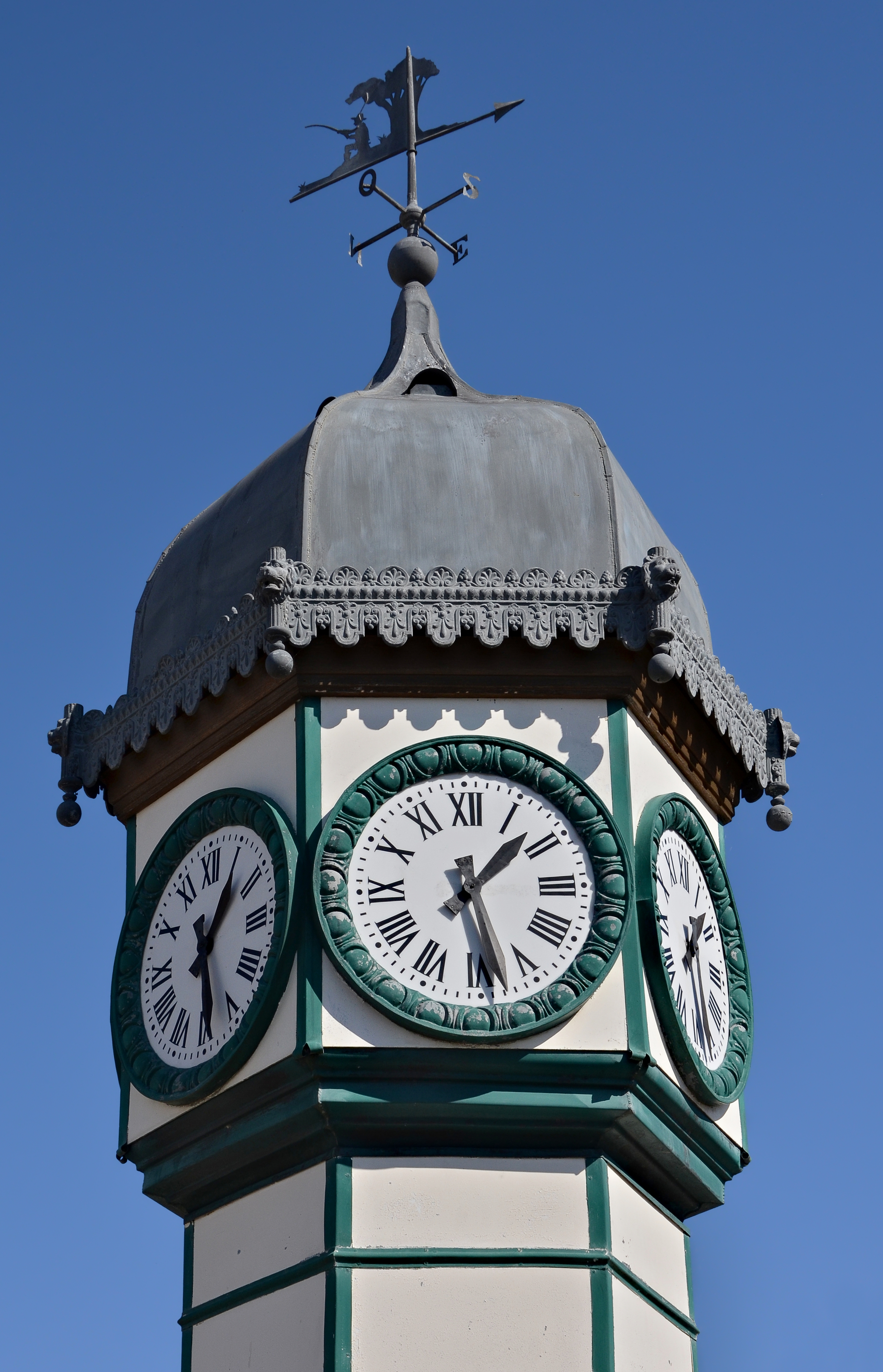 Jarnac-16 Horloge Coutançon 2014