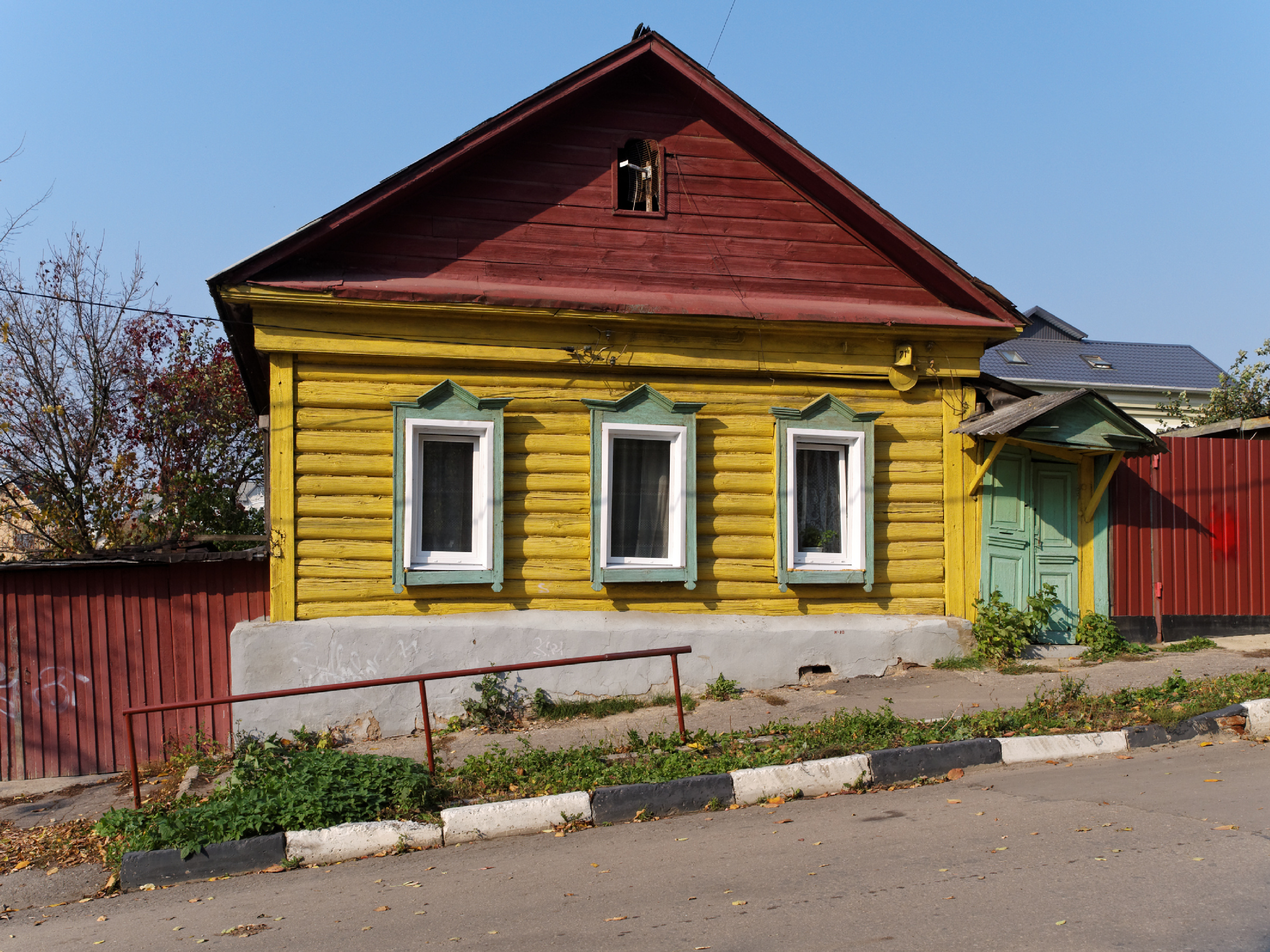 Kaluga Tsiolkovskogo 71 01 DxO 2400