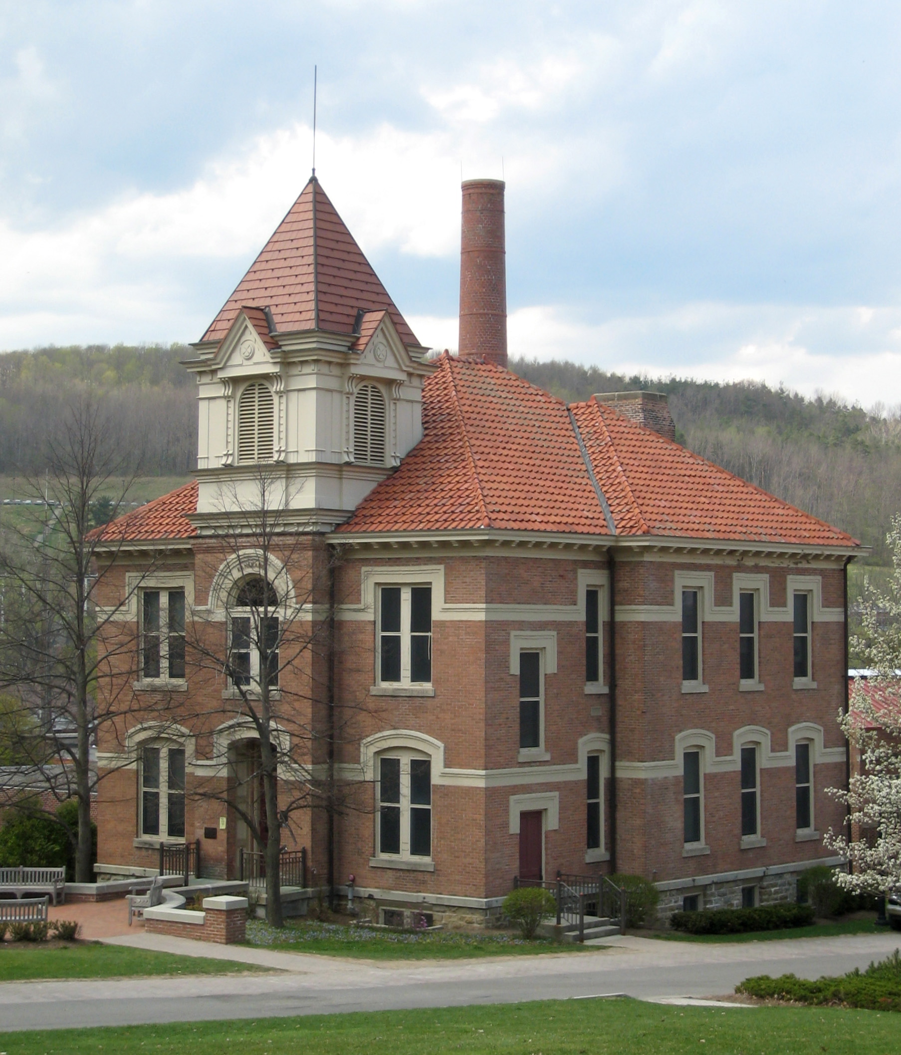 Kanakadea Hall at Alfred University