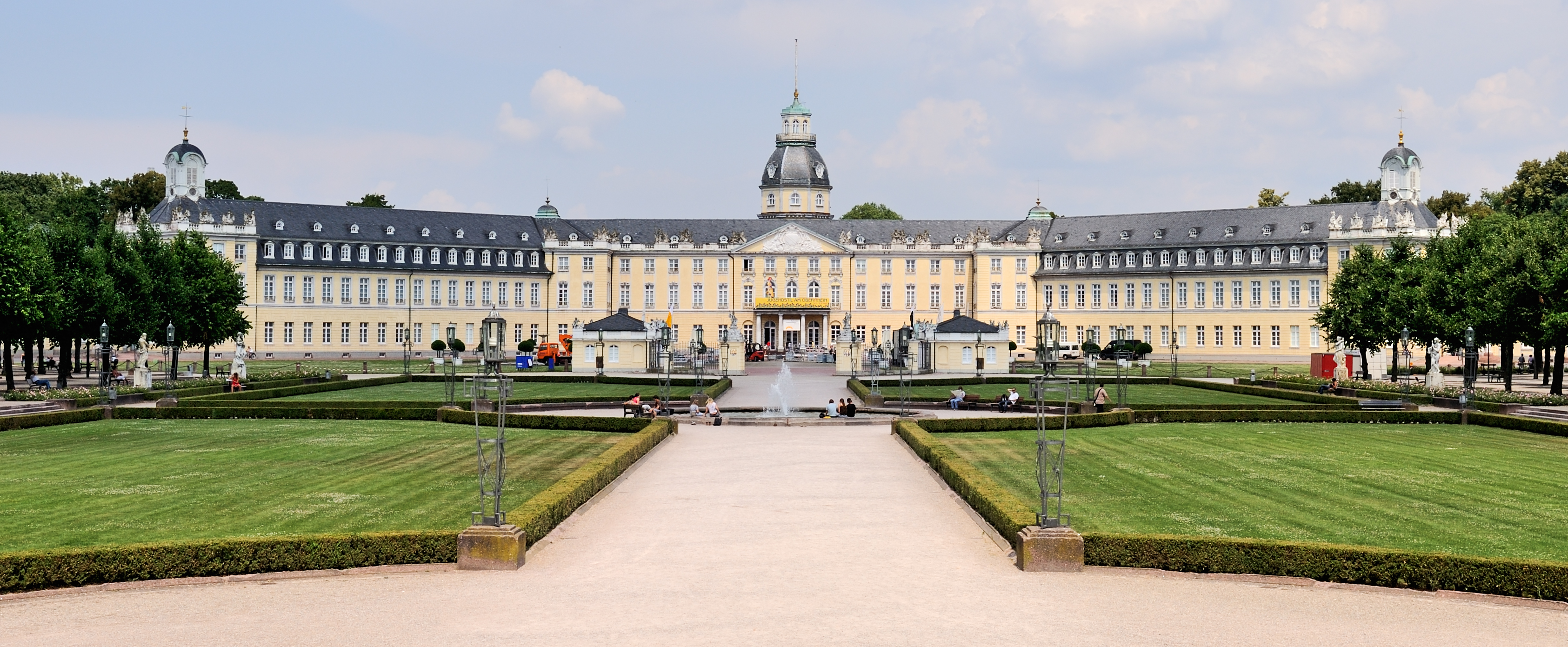 Karlsruhe Castle July 09 c66