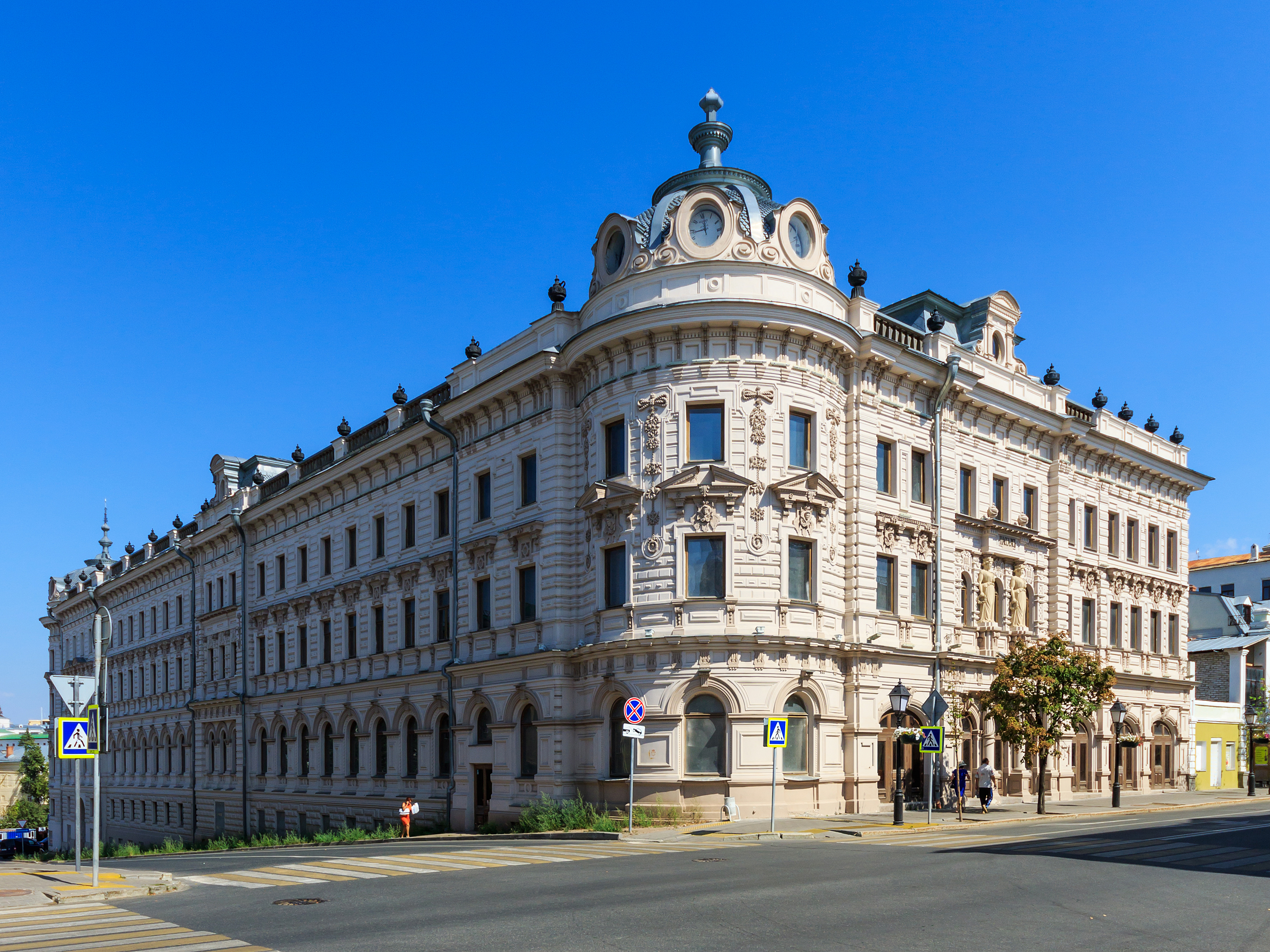 Kazan Kremlevskaya Street Alexandrovsky Passage 08-2016