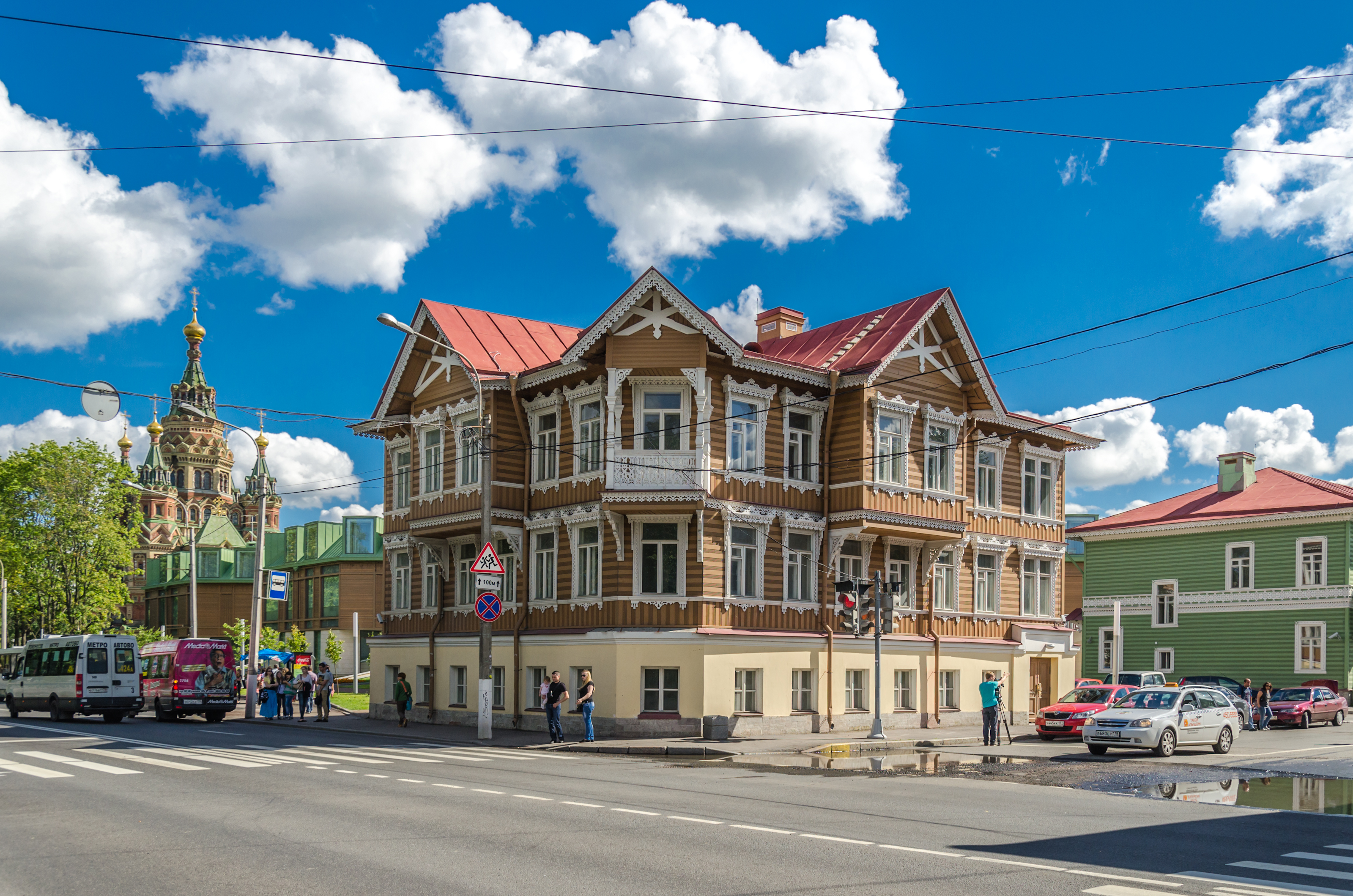 Khrushchev mansion in Petergof 01