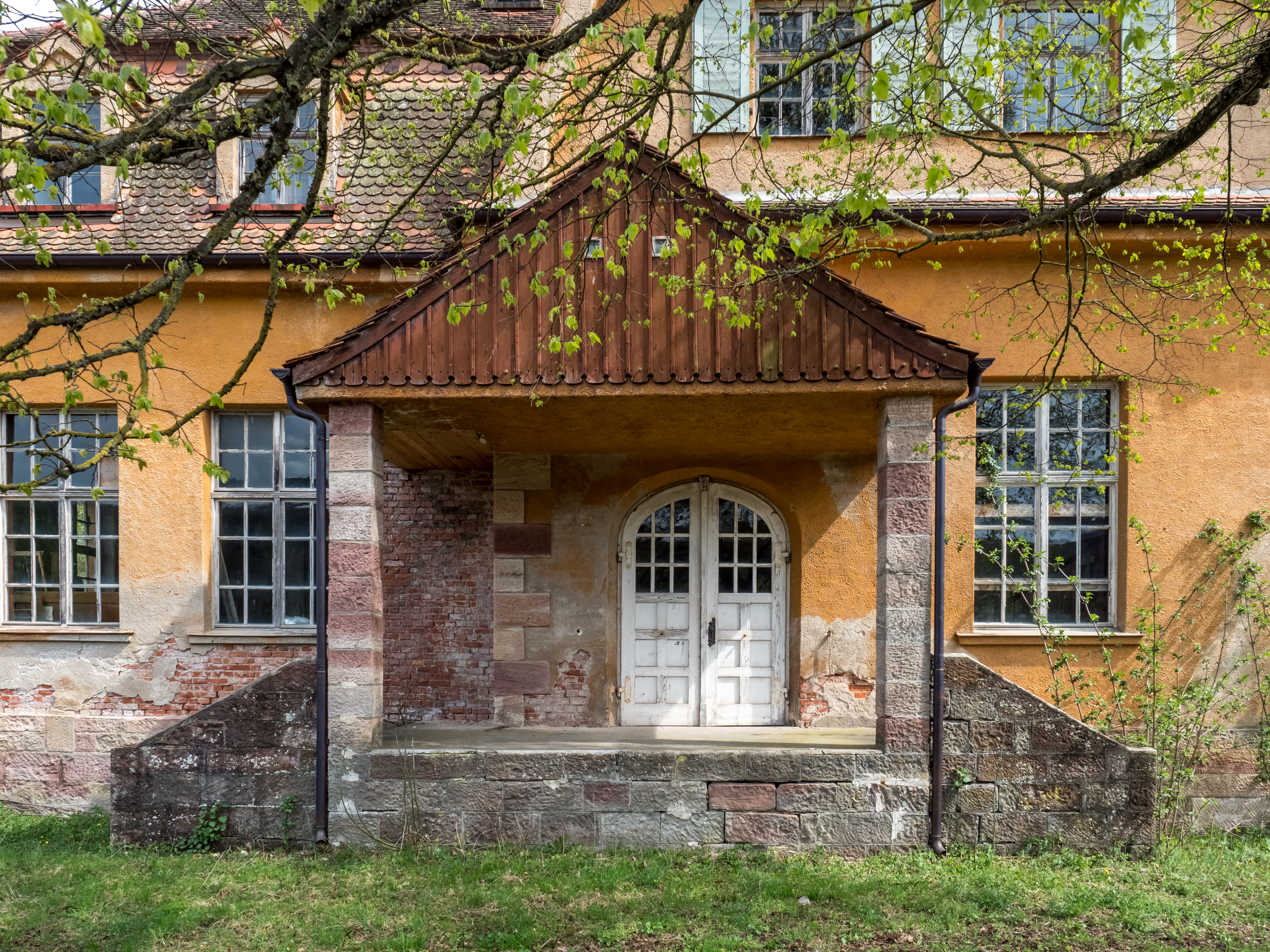 Kissingen Eingang Werkstatt untere Salinen 0417RM0760