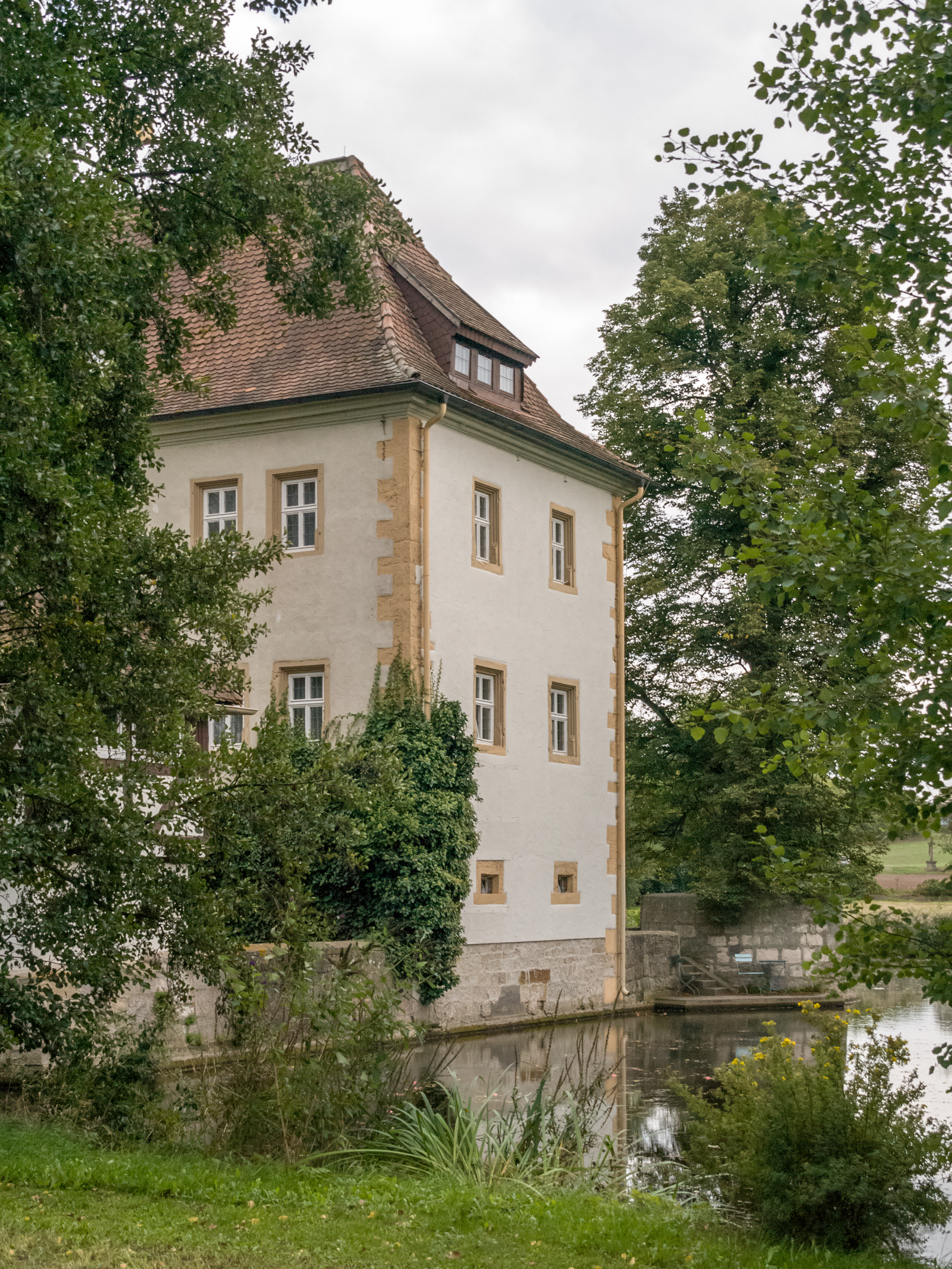 Kleinbardorf-Schloss-9140306