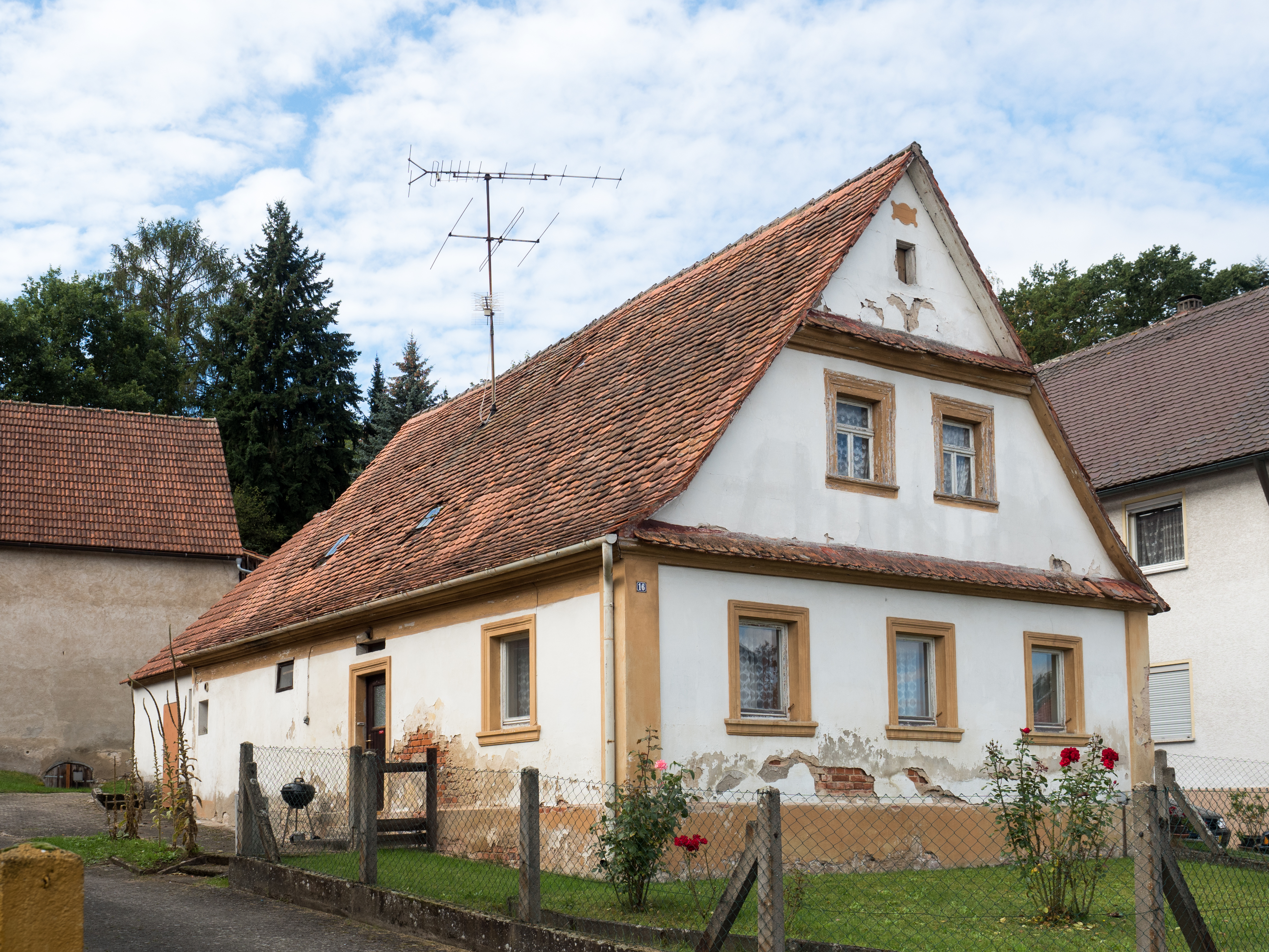 Kleinbauernhaus-Bug-9183354