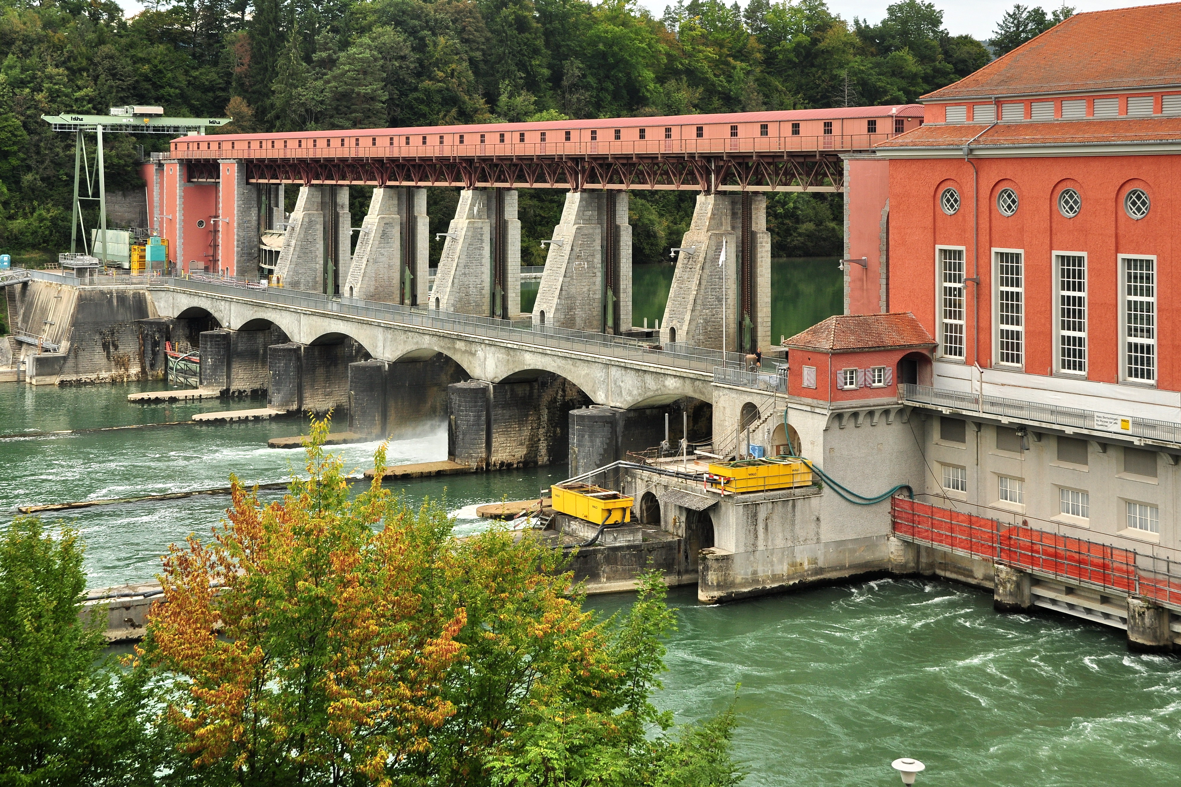 Kraftwerk NOK Eglisau-Rheinsfelden, Zollstrasse in Glattfelden 2011-09-17 15-21-22 ShiftN