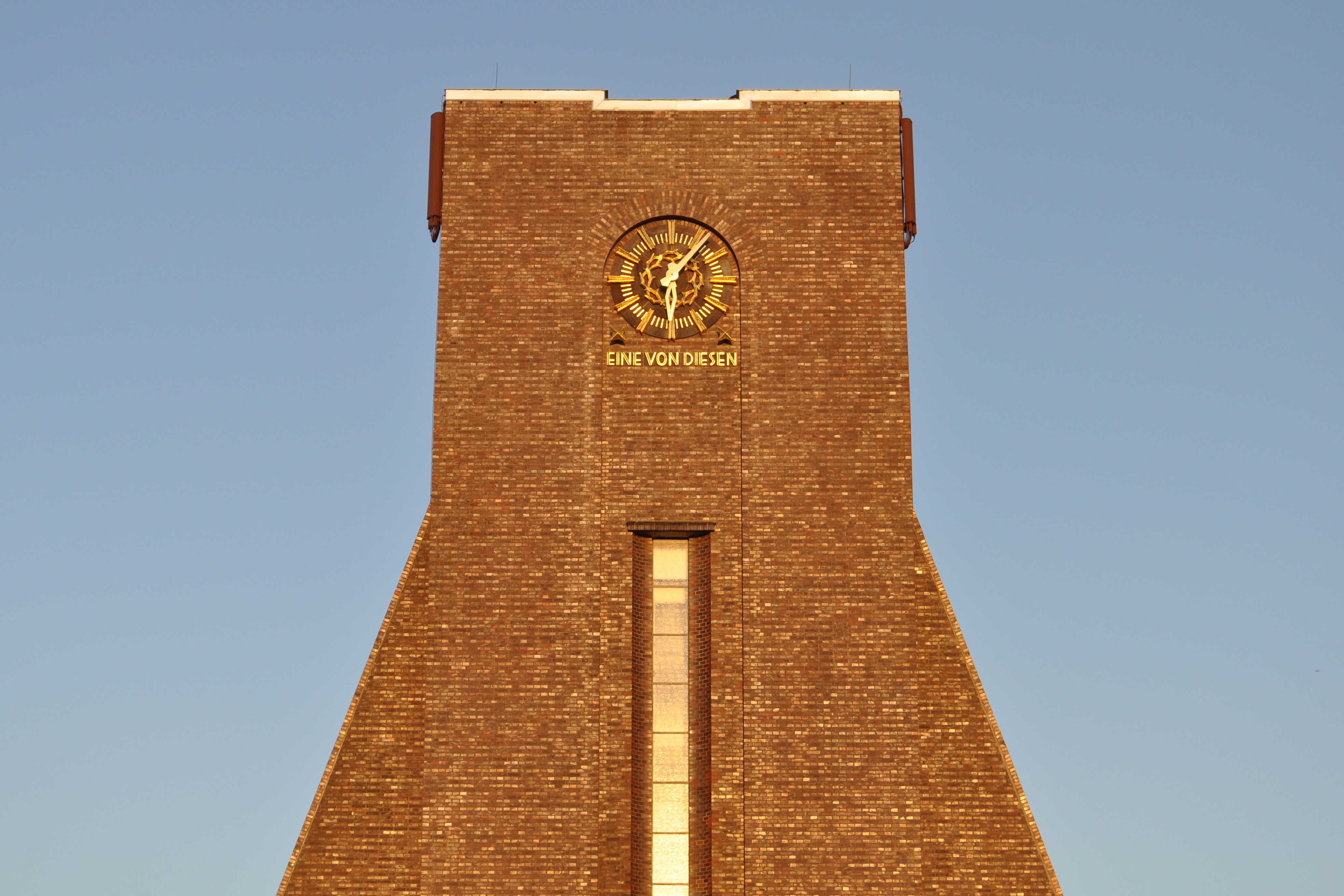Krematorium (Friedhof Hamburg-Ohlsdorf).Uhr.ajb