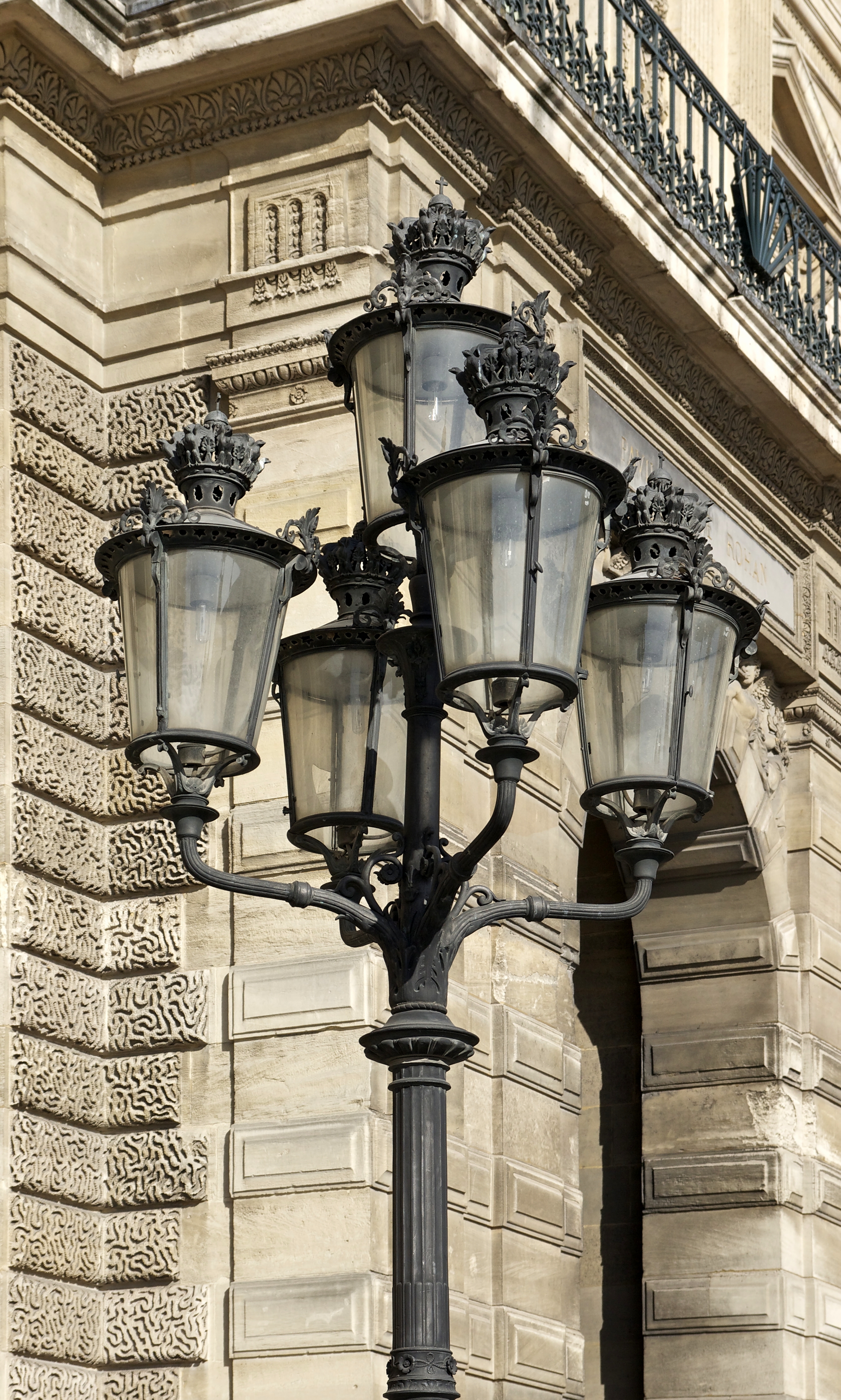 Lampadaire Louvre