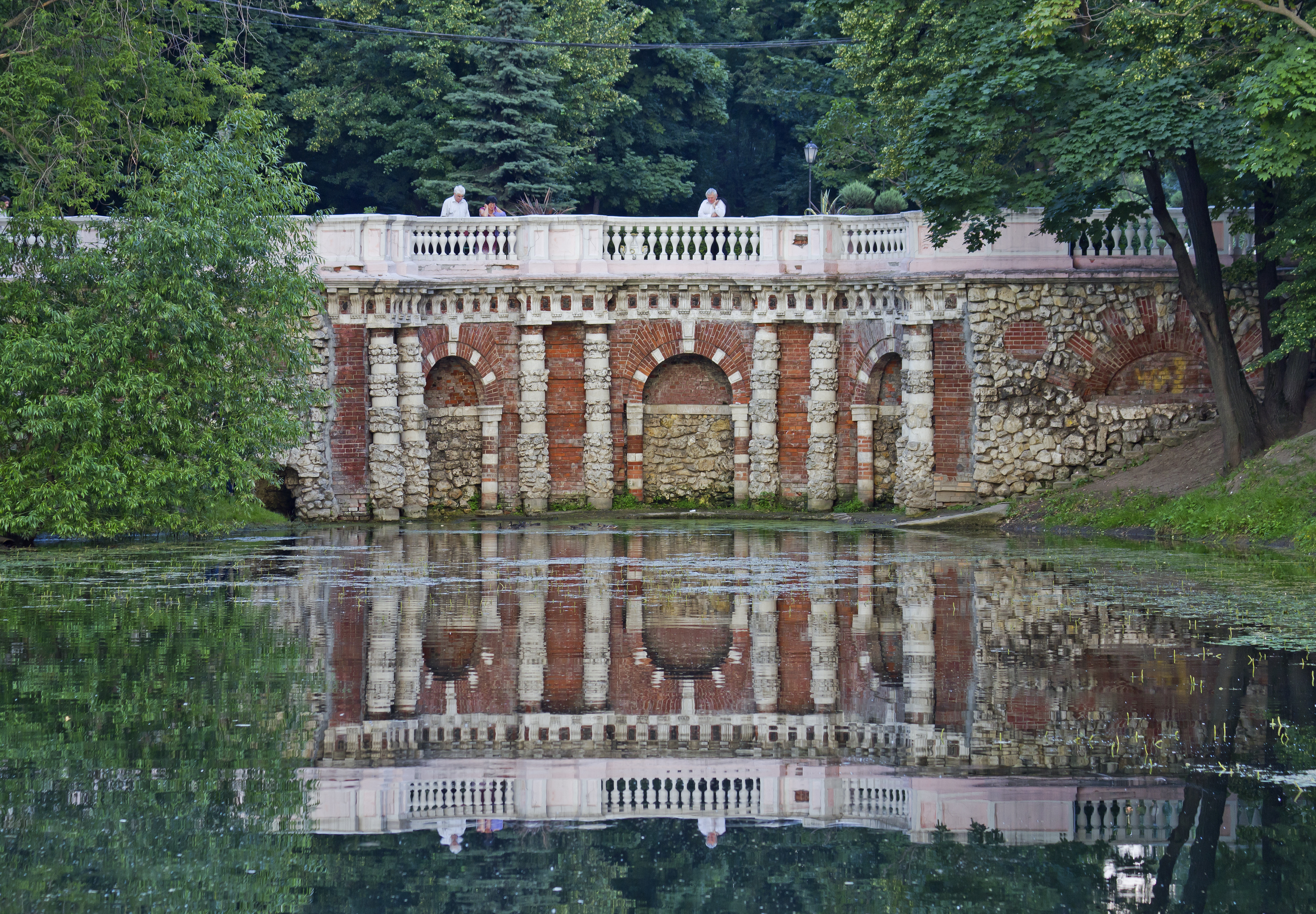Lefortovo Park Grotto Mos06-13