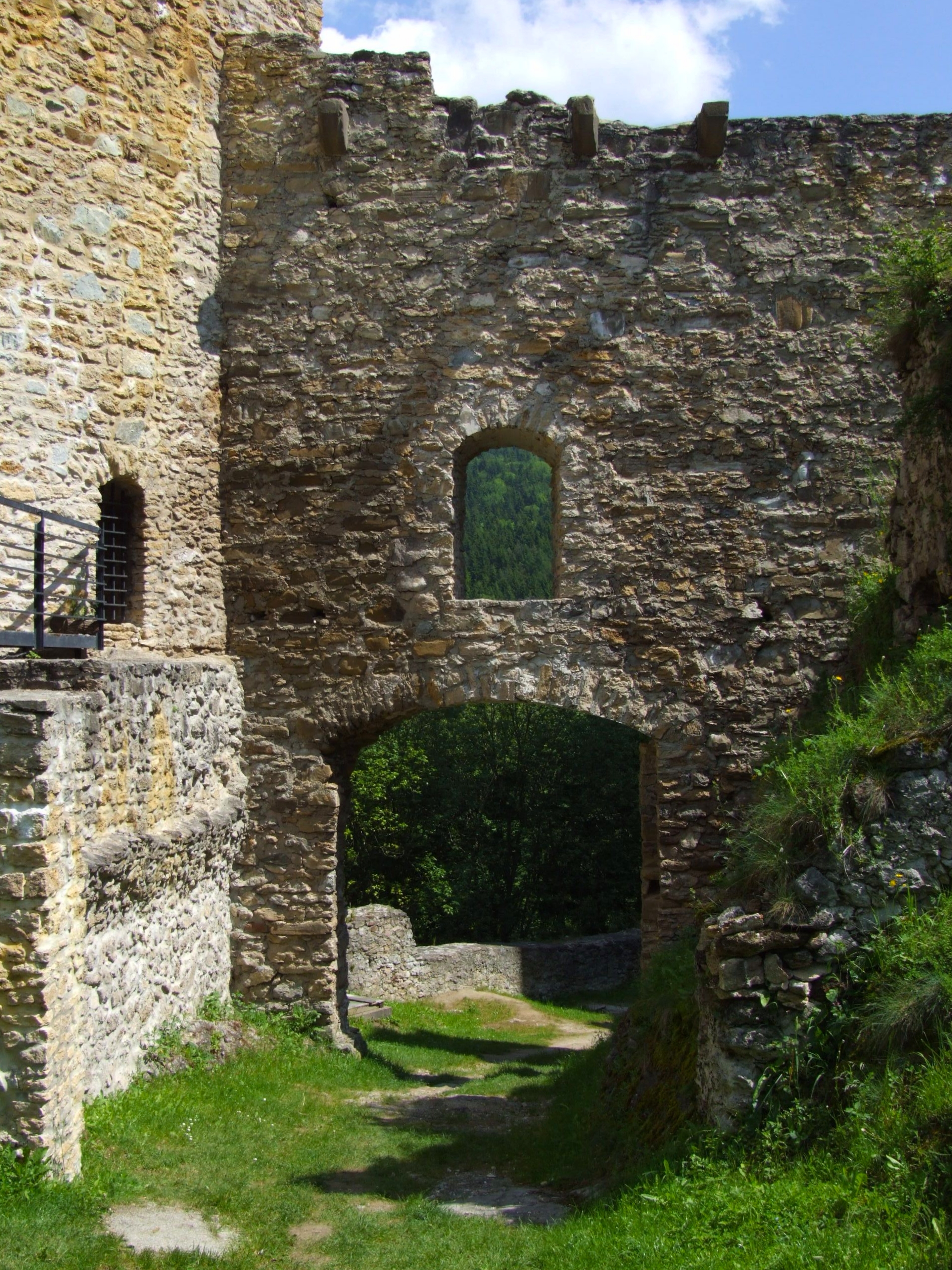 Likava Castle 03 - Pudelek