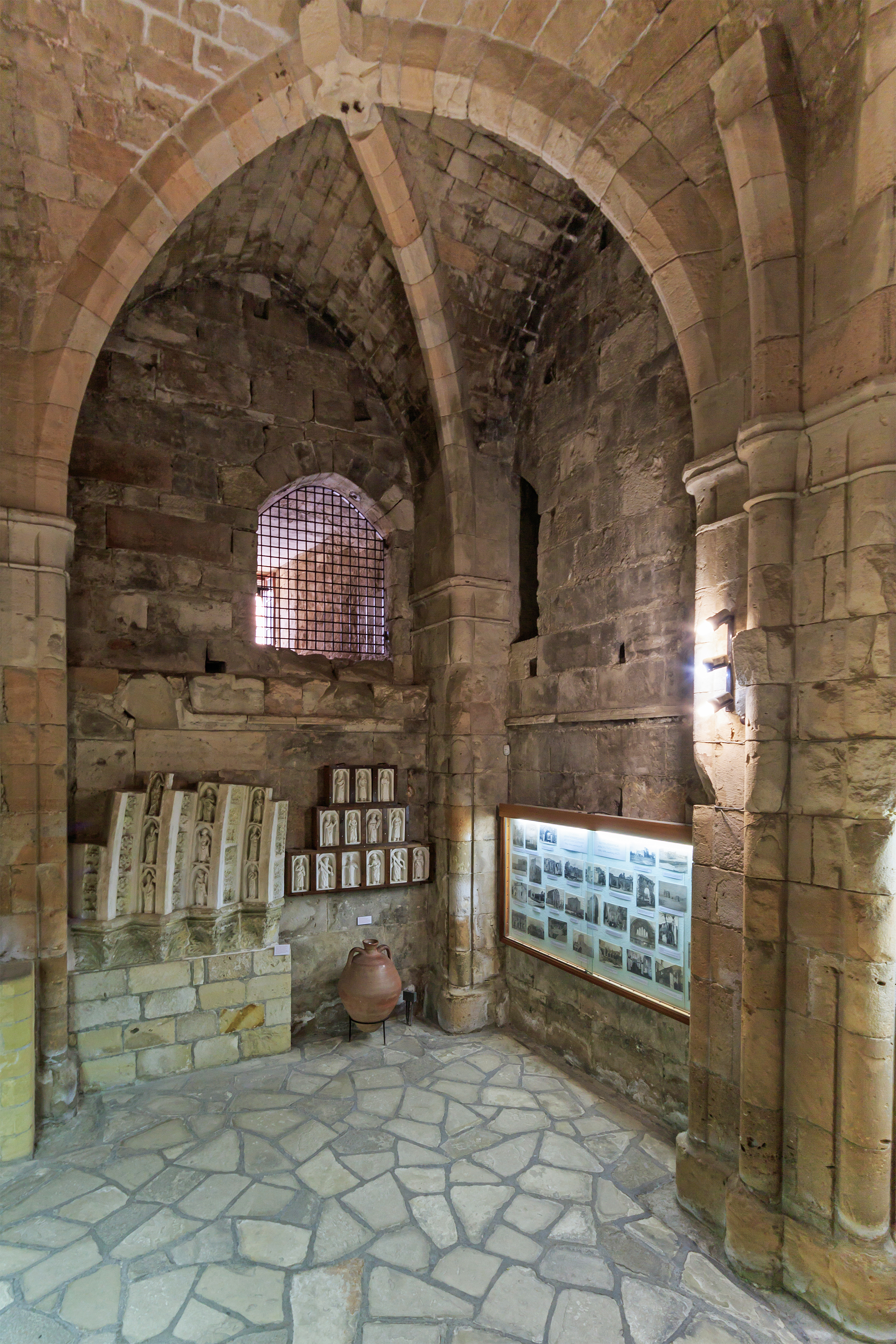 Limassol 01-2017 img15 Castle interior