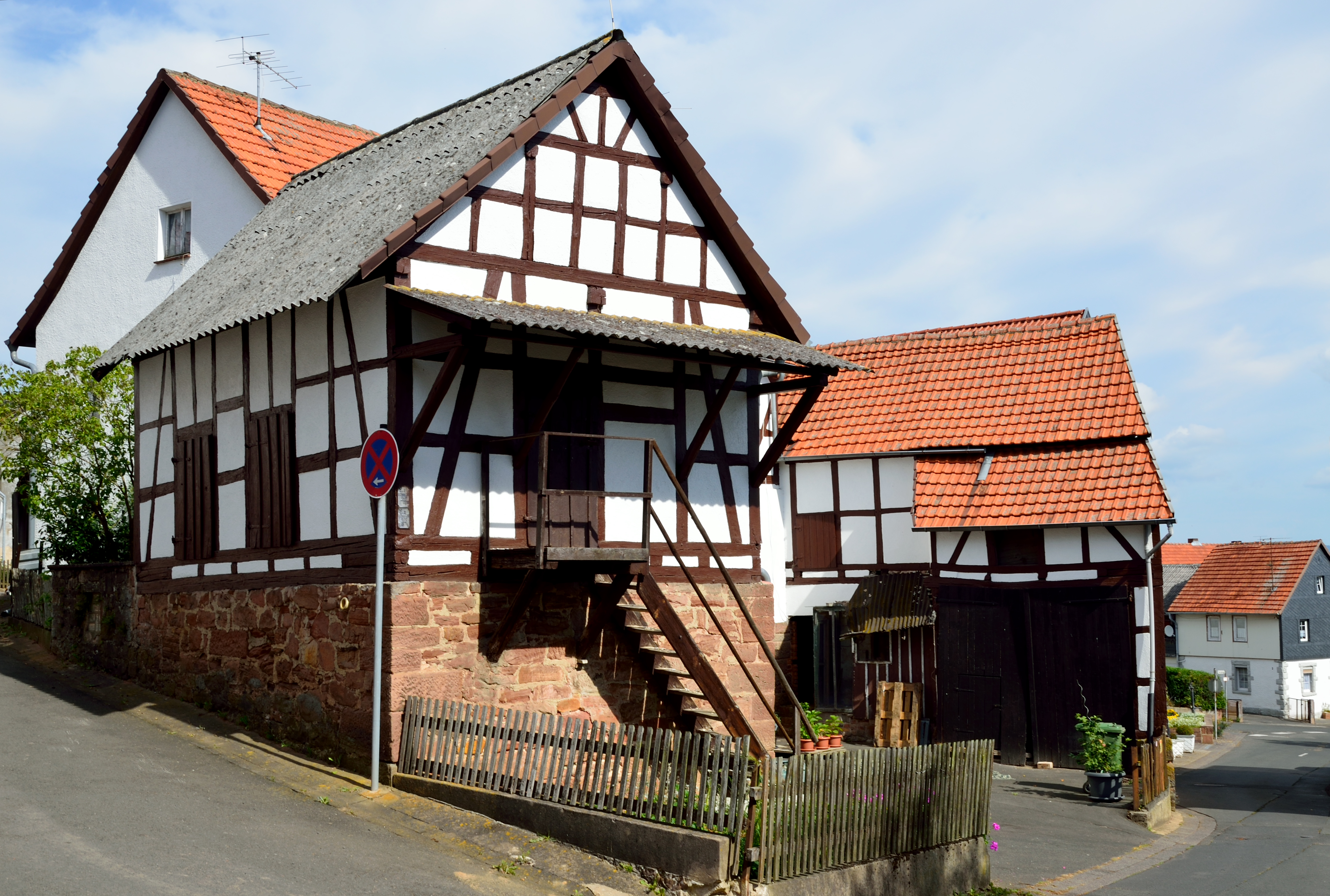 Lindenplatz 12, Burgholz 3