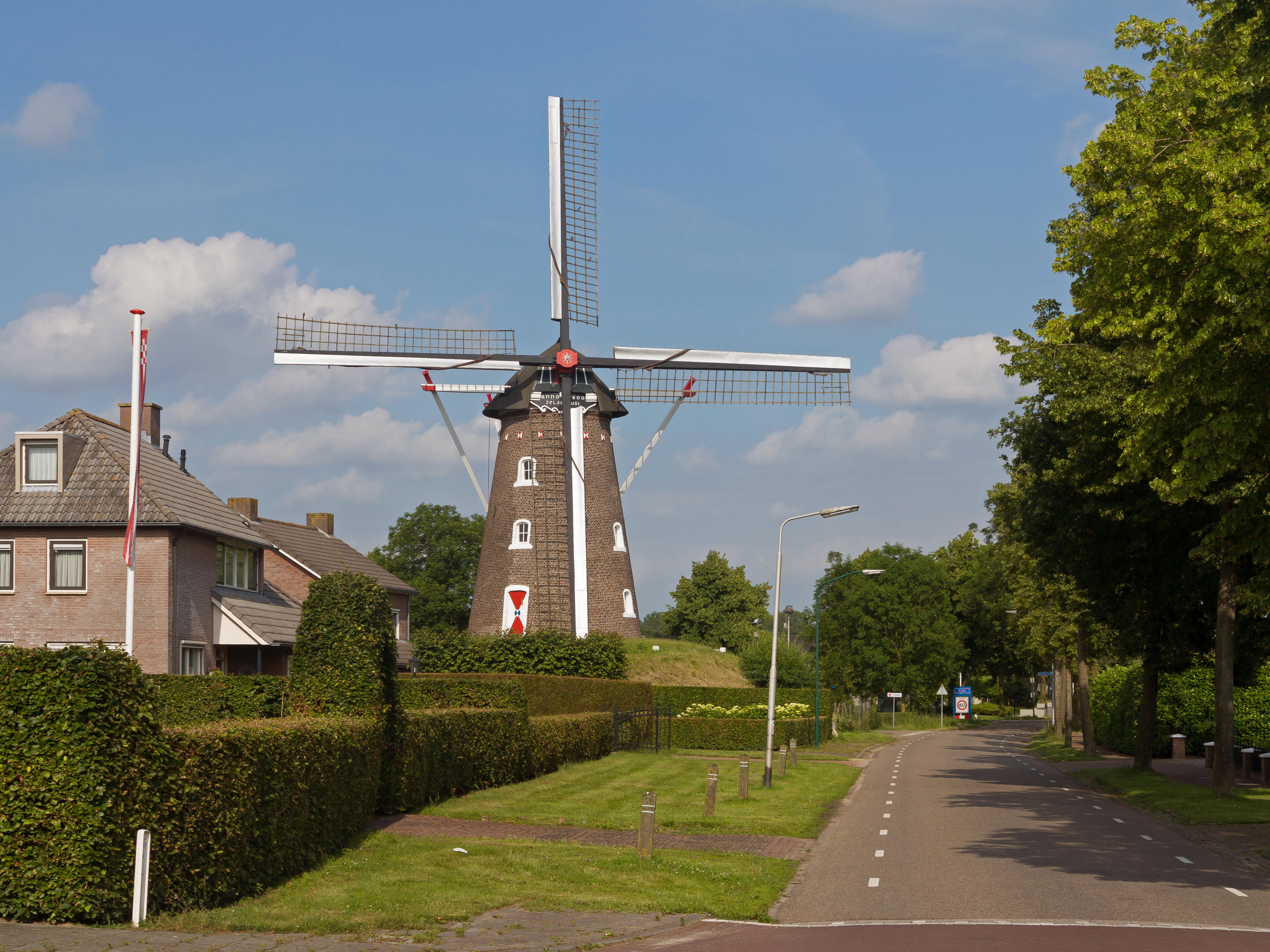 Lith, molen de Zeldenrust RM25913 foto5 2016-06-19 17.51