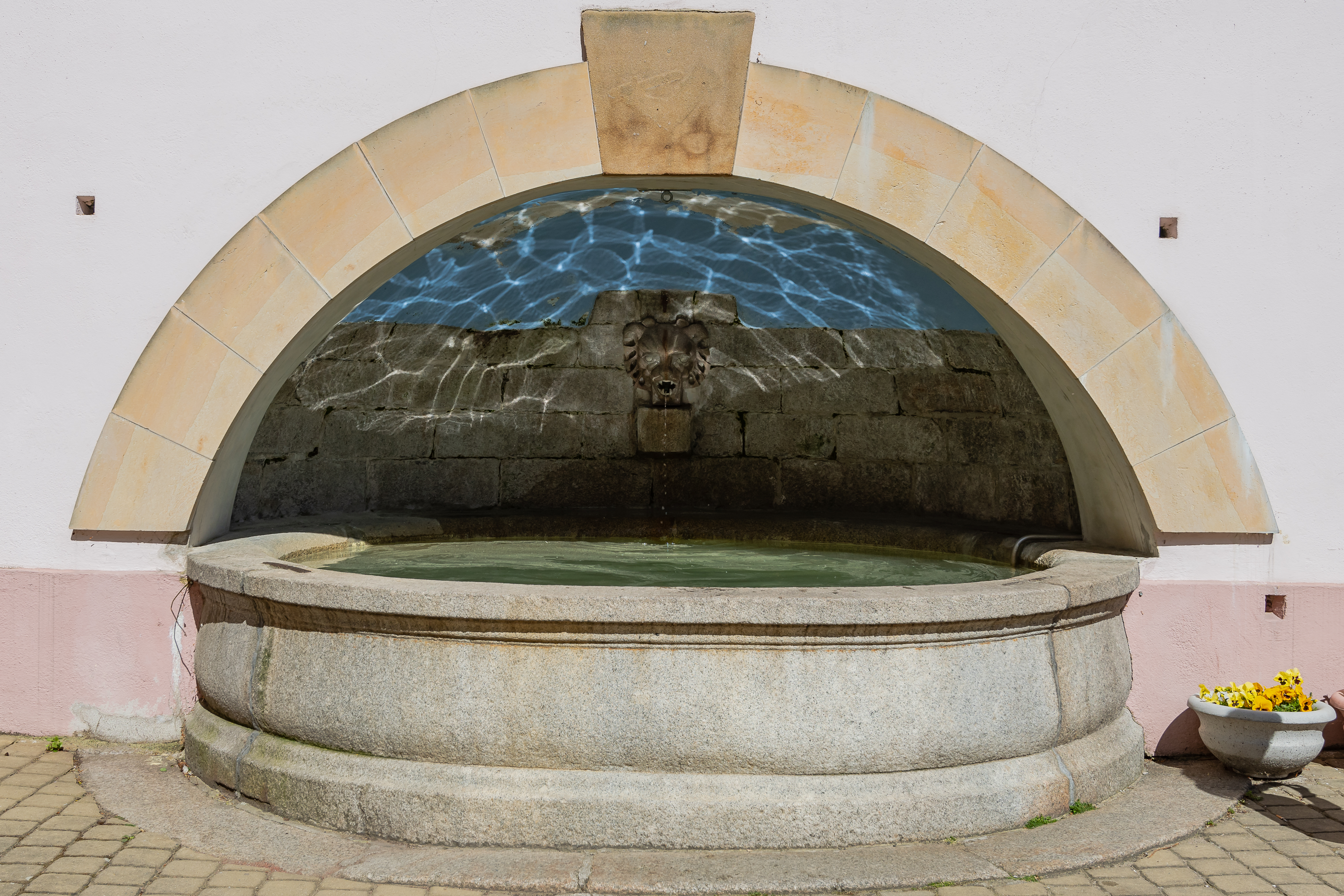 Loket fountain-0419