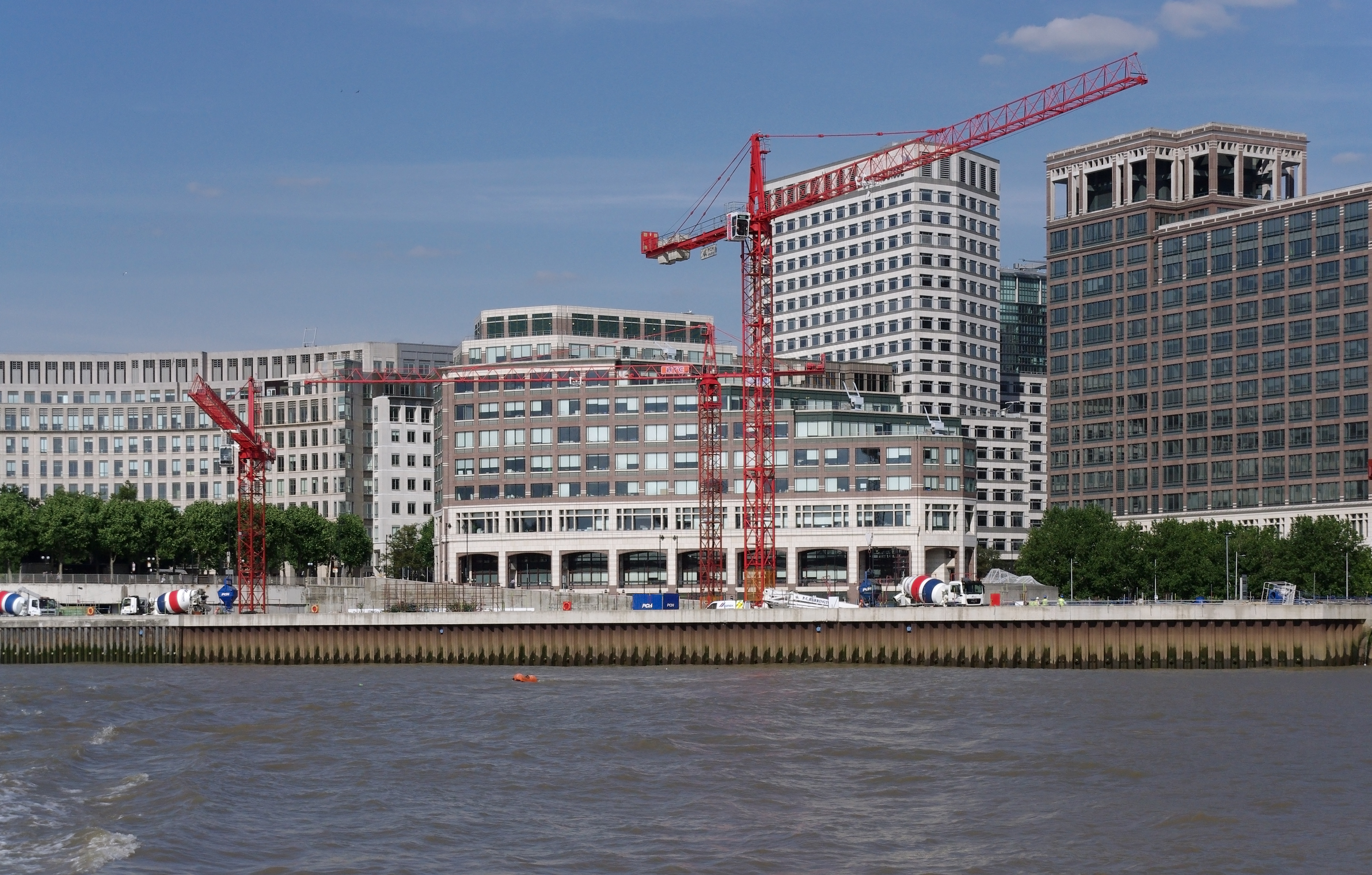 London MMB «P5 Westferry Circus