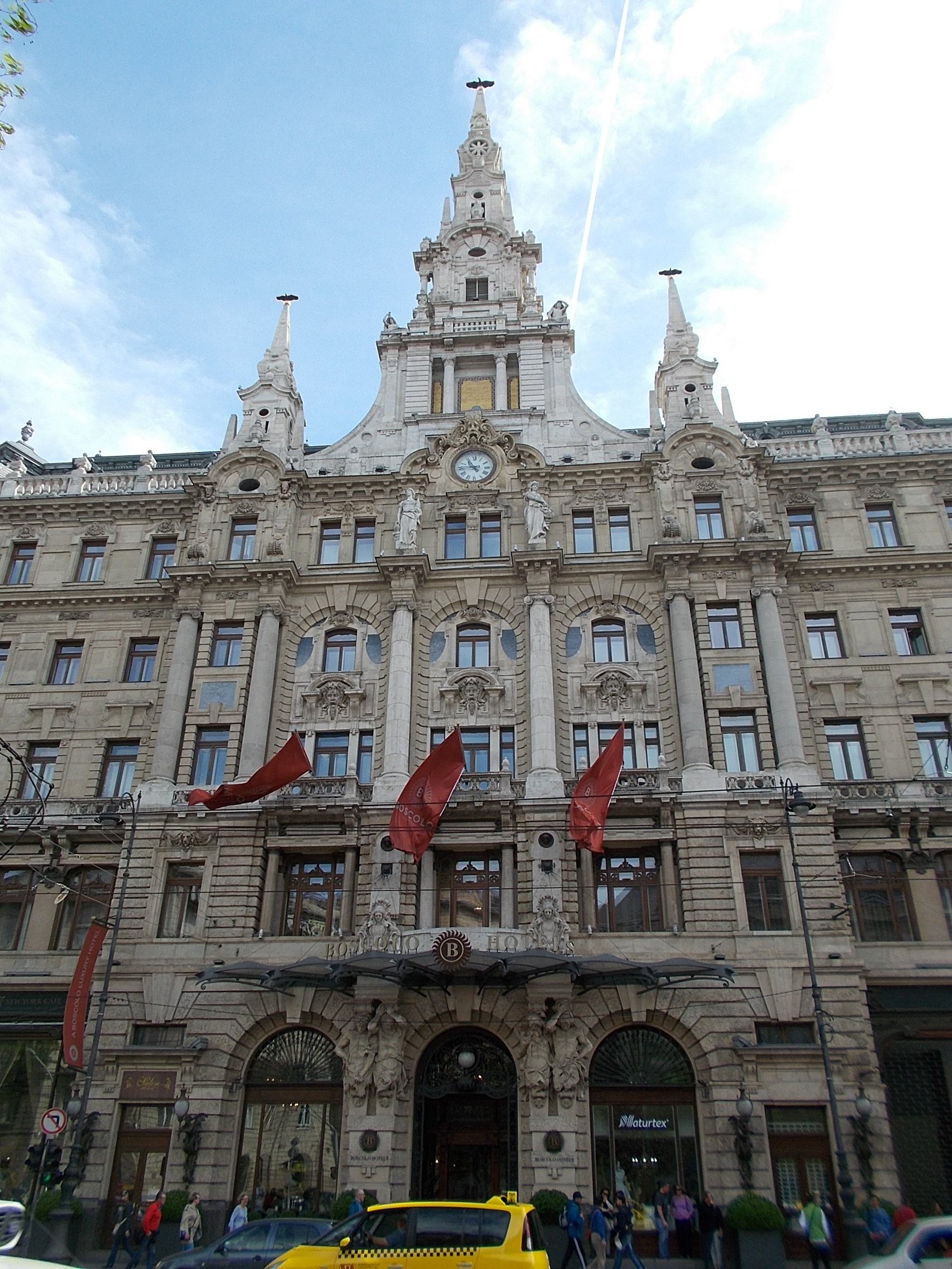 Luxury hotel. - 9 Erzsébet Boulevard, Budapest