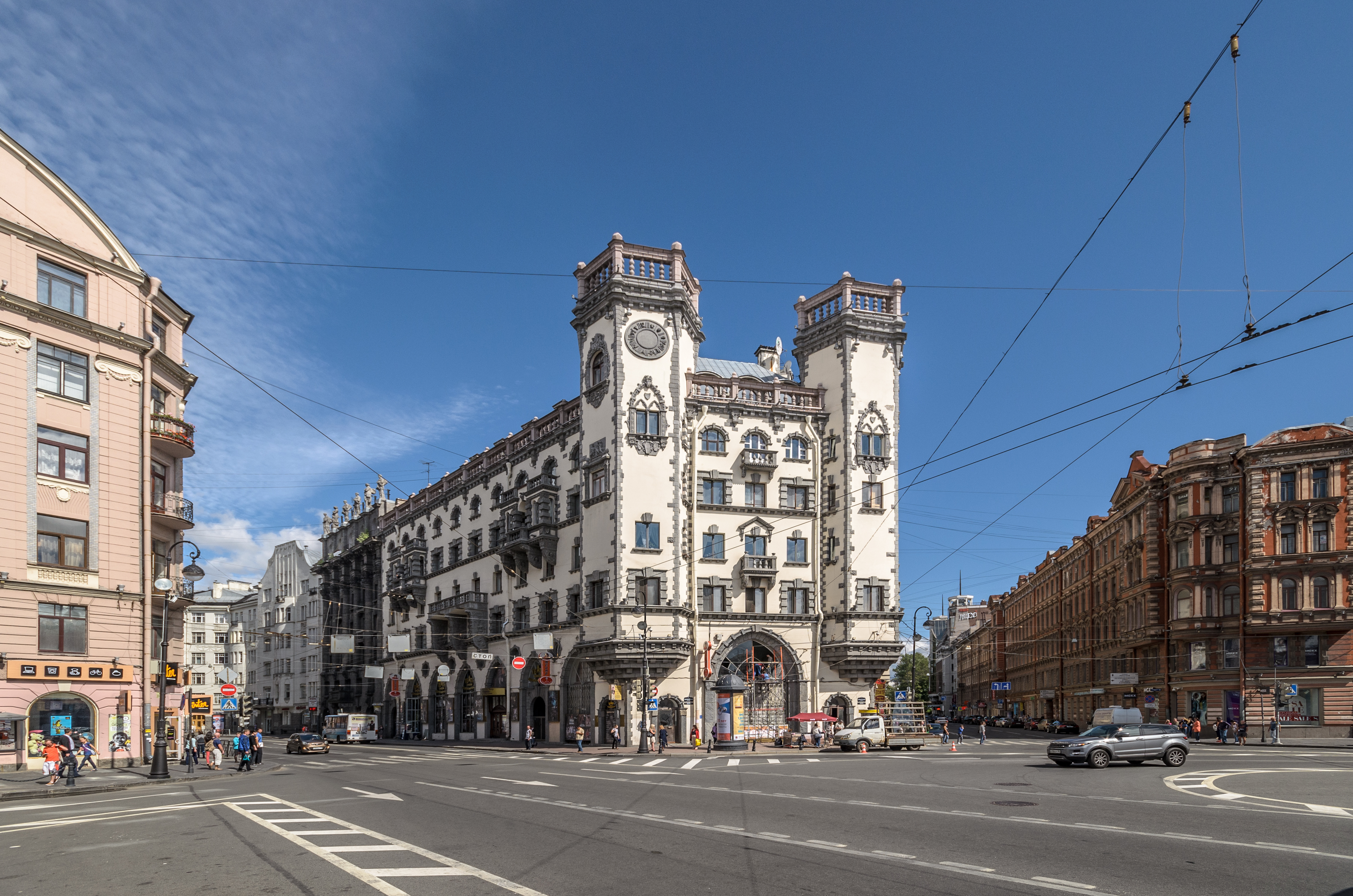 Lva Tolstogo Square SPB 02